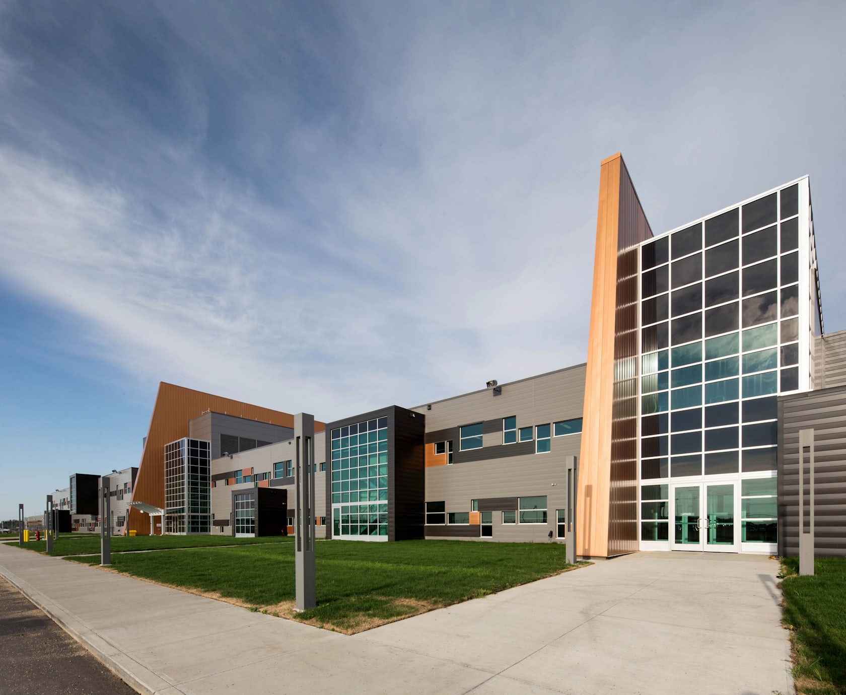 Shell Scotford Administration & Production Complex by SAHURI + Partners ...