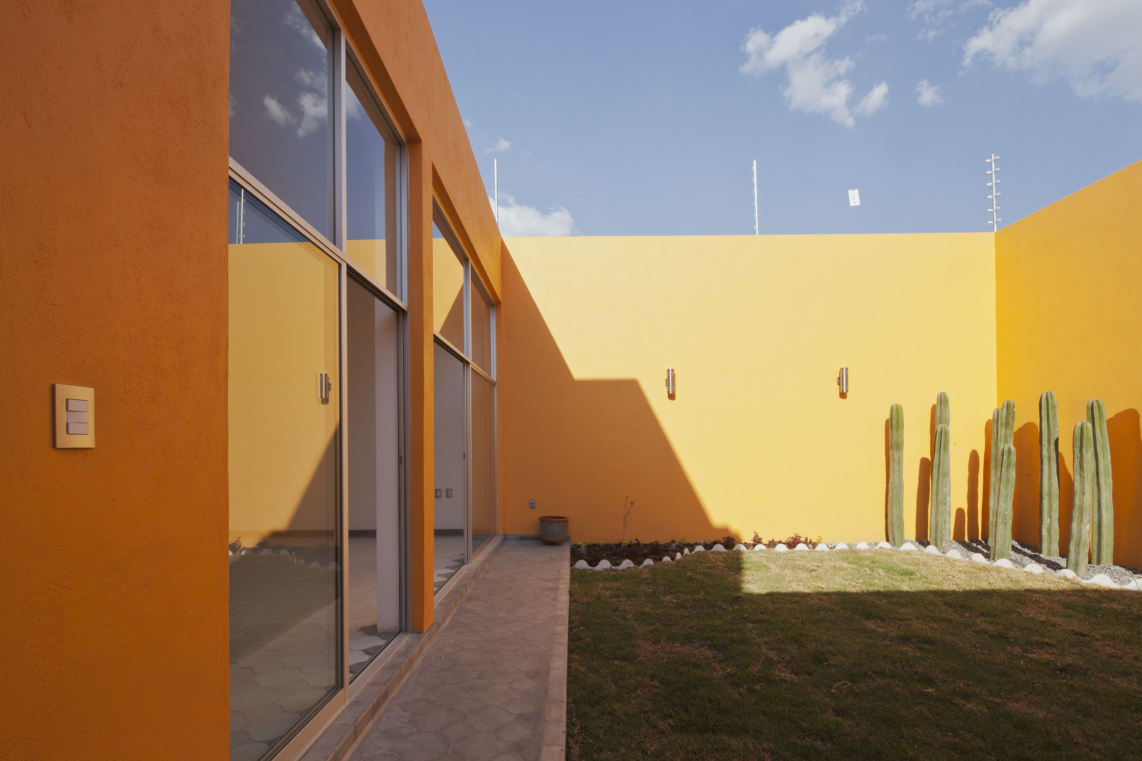 © Onnis Luque Photography