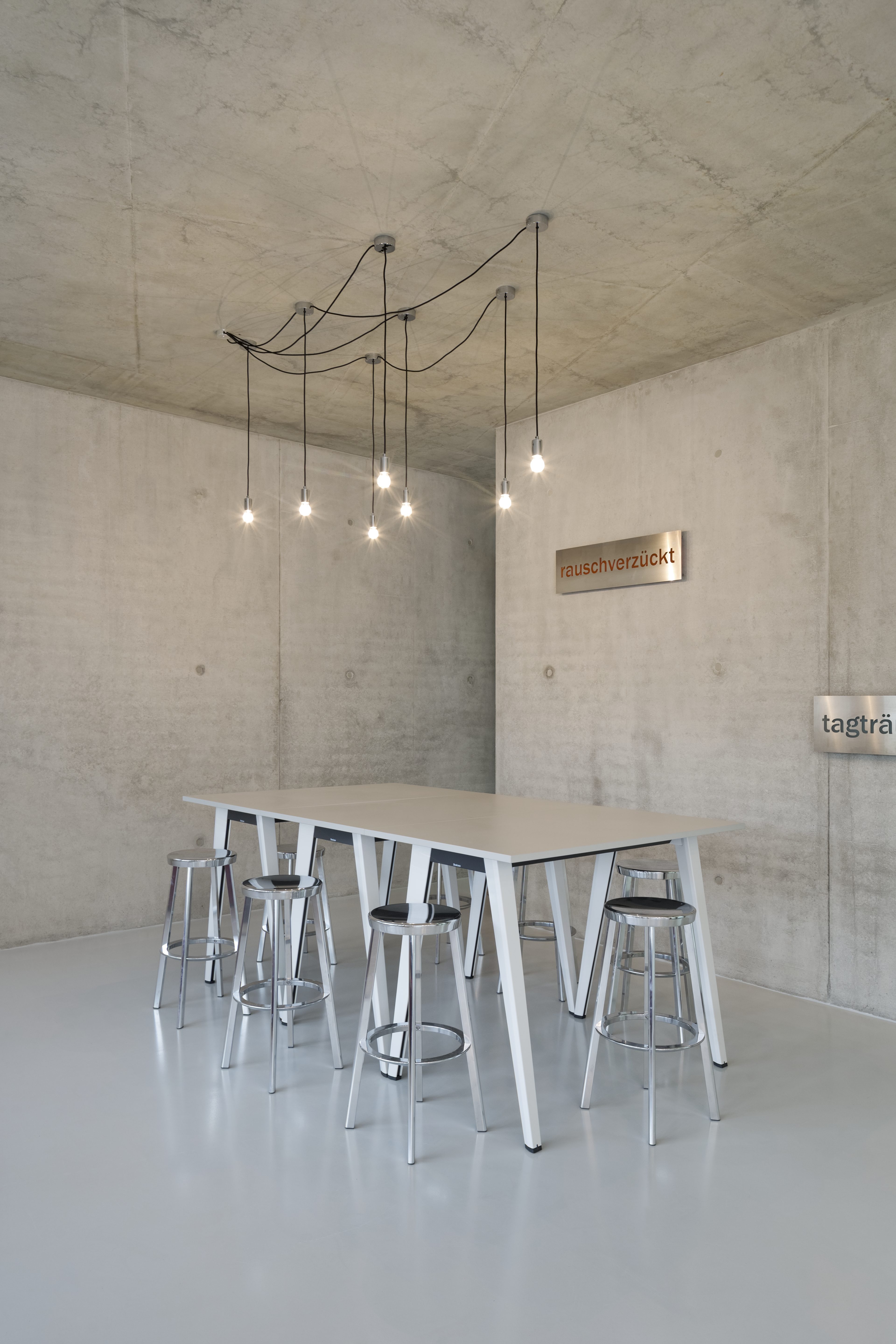 Helmholtz-Institute for Electrochemical Energy Storage HIU, University ...