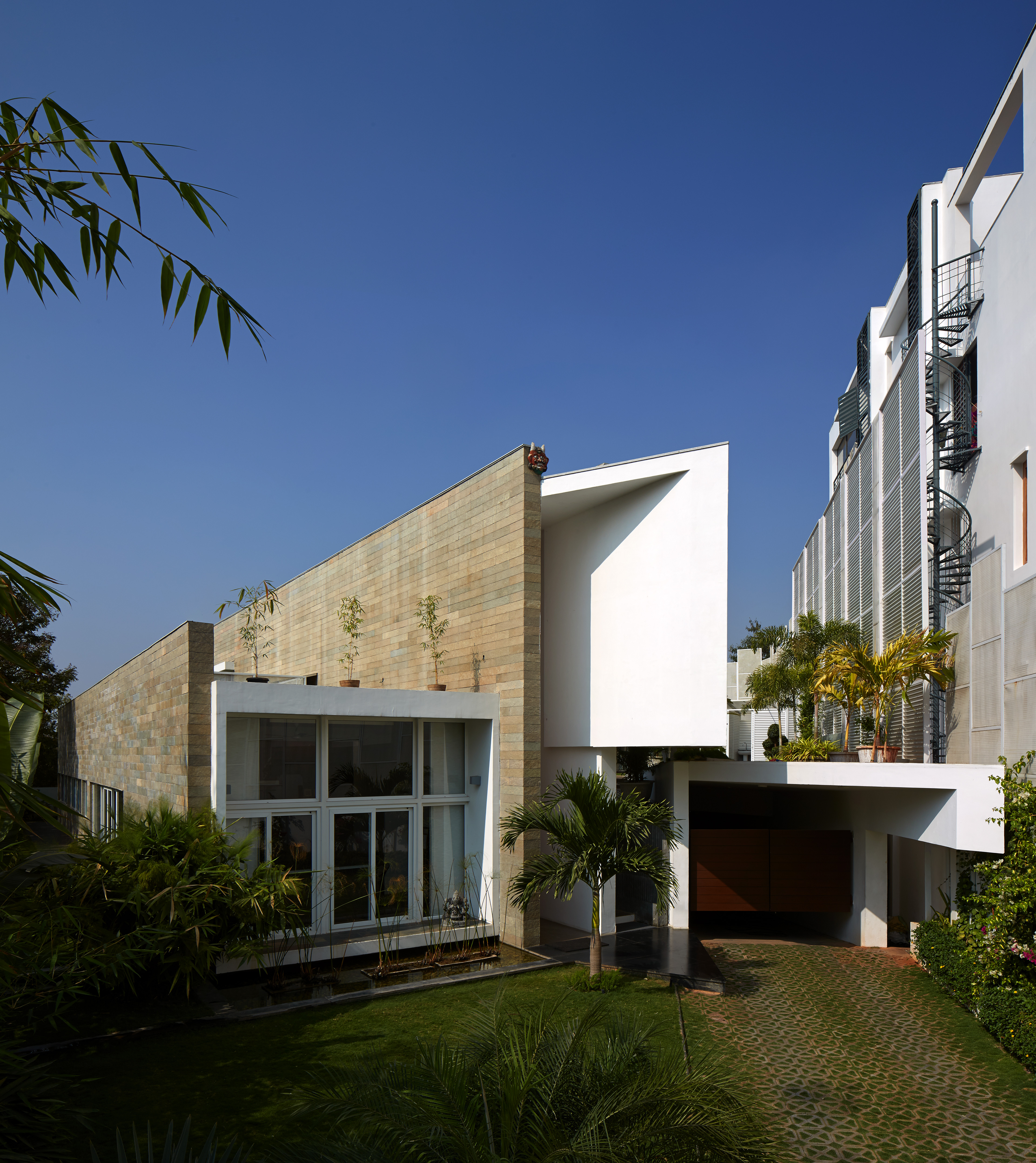 Idea 1173949: Fort House by Sameep Padora and Associates (sP+a) in ...