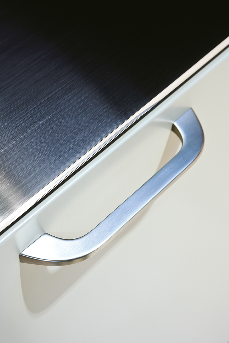 Slim Drawer Pull - DP204 Series
