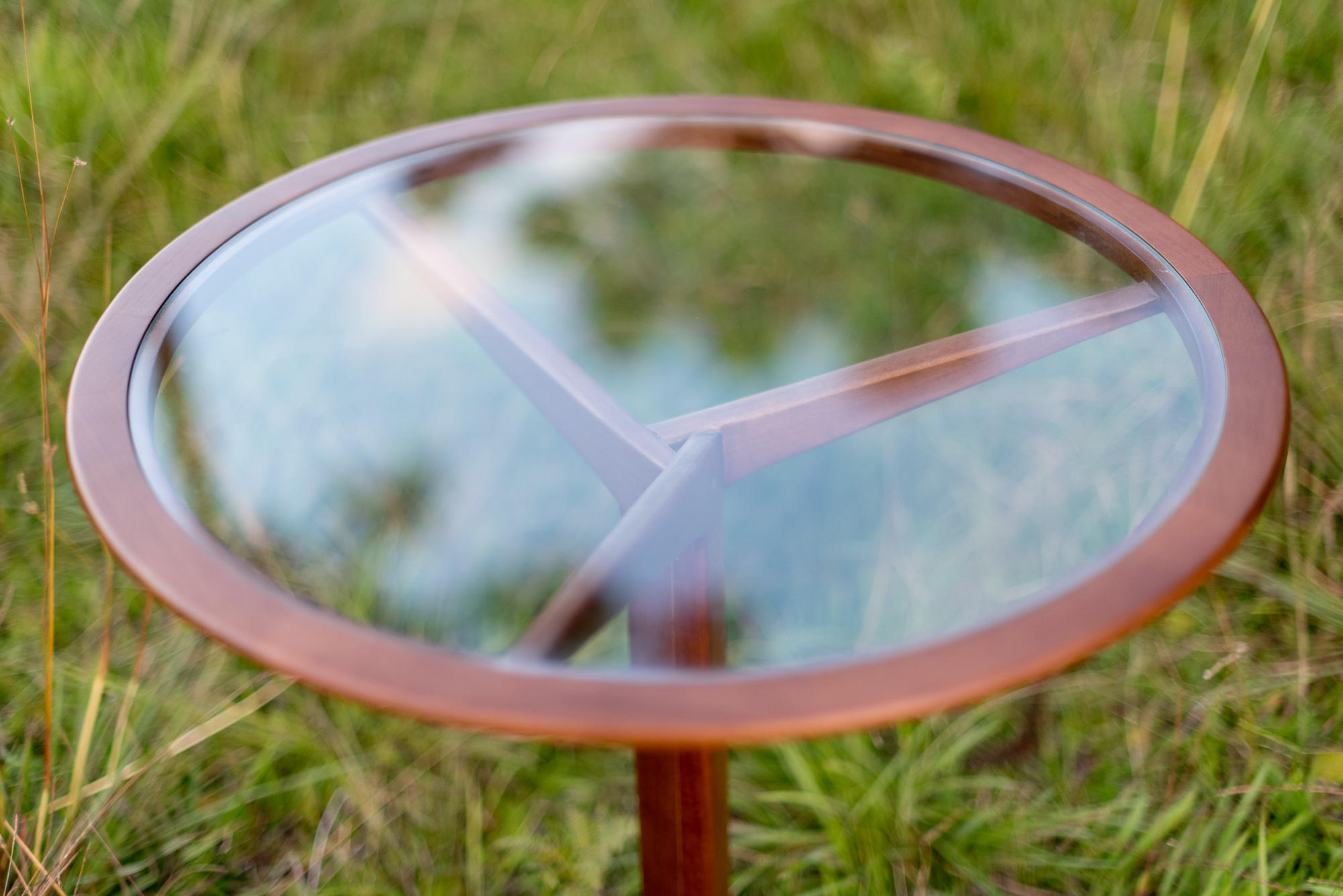 Bailarina Side Table