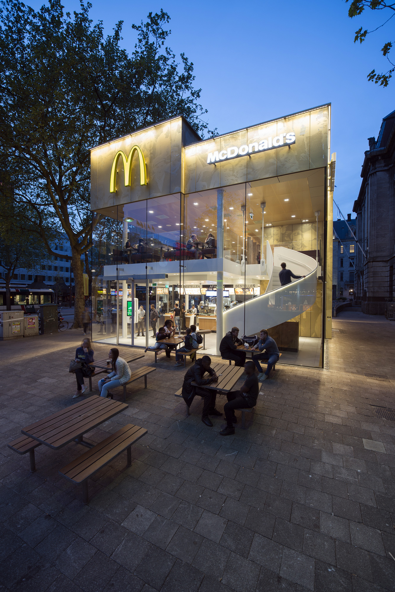 Mcdonald S Pavilion On Coolsingel Rotterdam By Mei Architects And