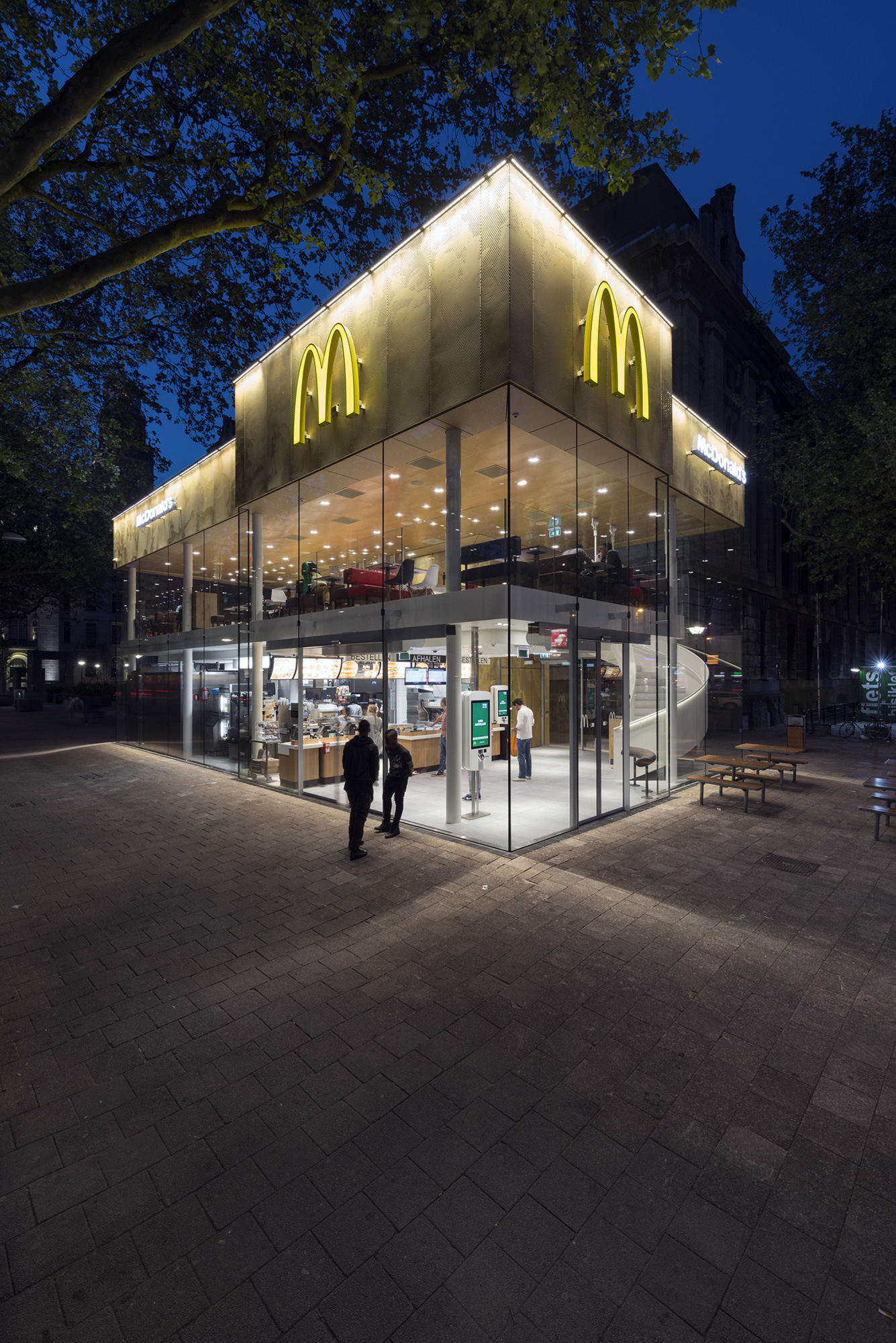 Mcdonald S Pavilion On Coolsingel Rotterdam By Mei Architects And
