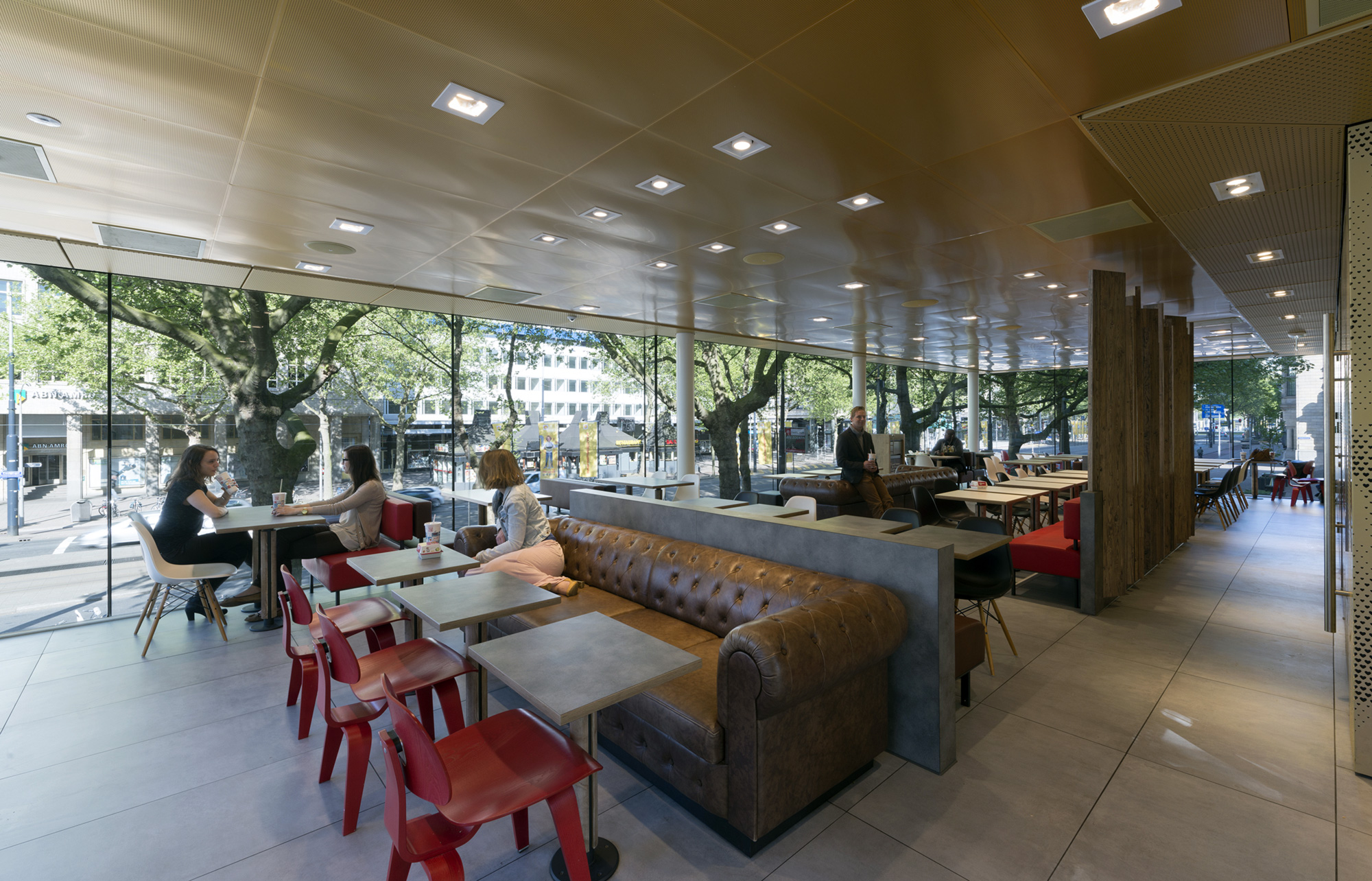 Mcdonald S Pavilion On Coolsingel Rotterdam By Mei Architects And