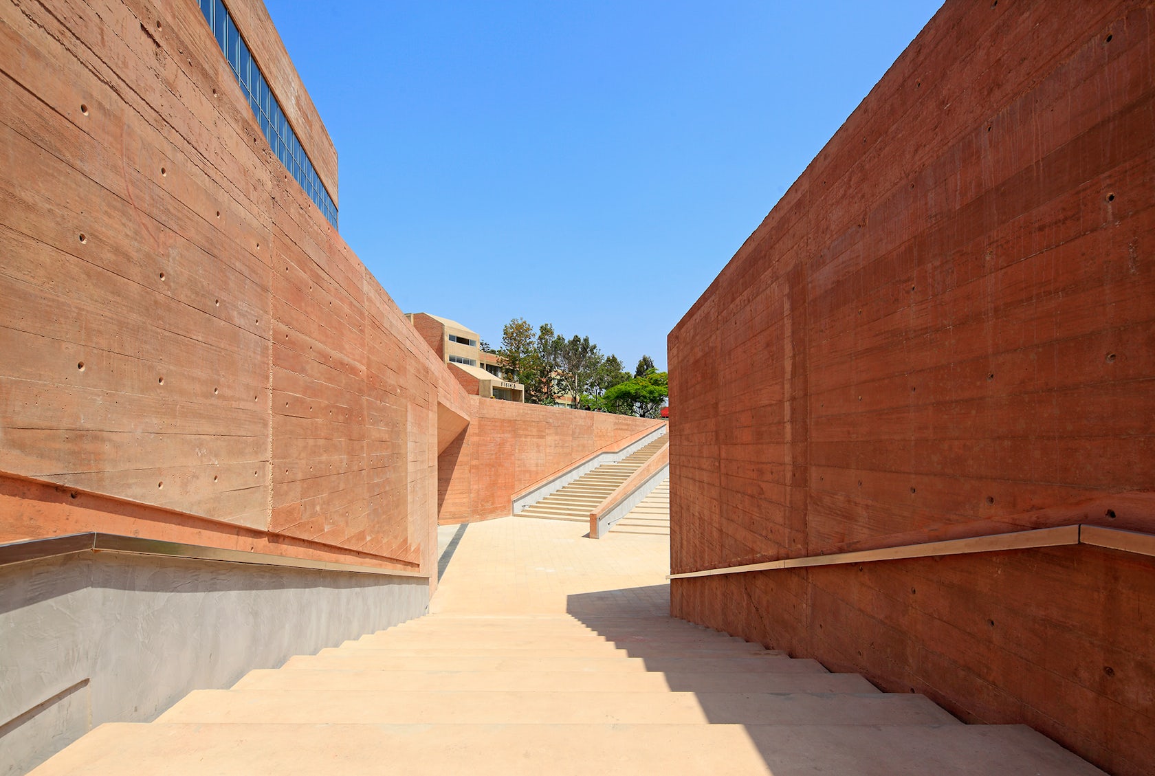 © LLOSA CORTEGANA ARQUITECTOS