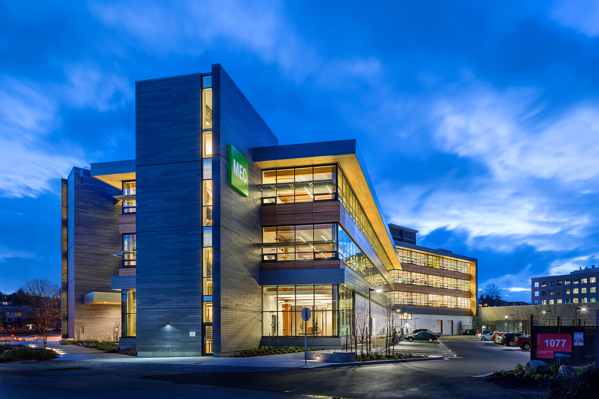 Series HP3253 High Performance Triple Glaze Curtain Wall System 