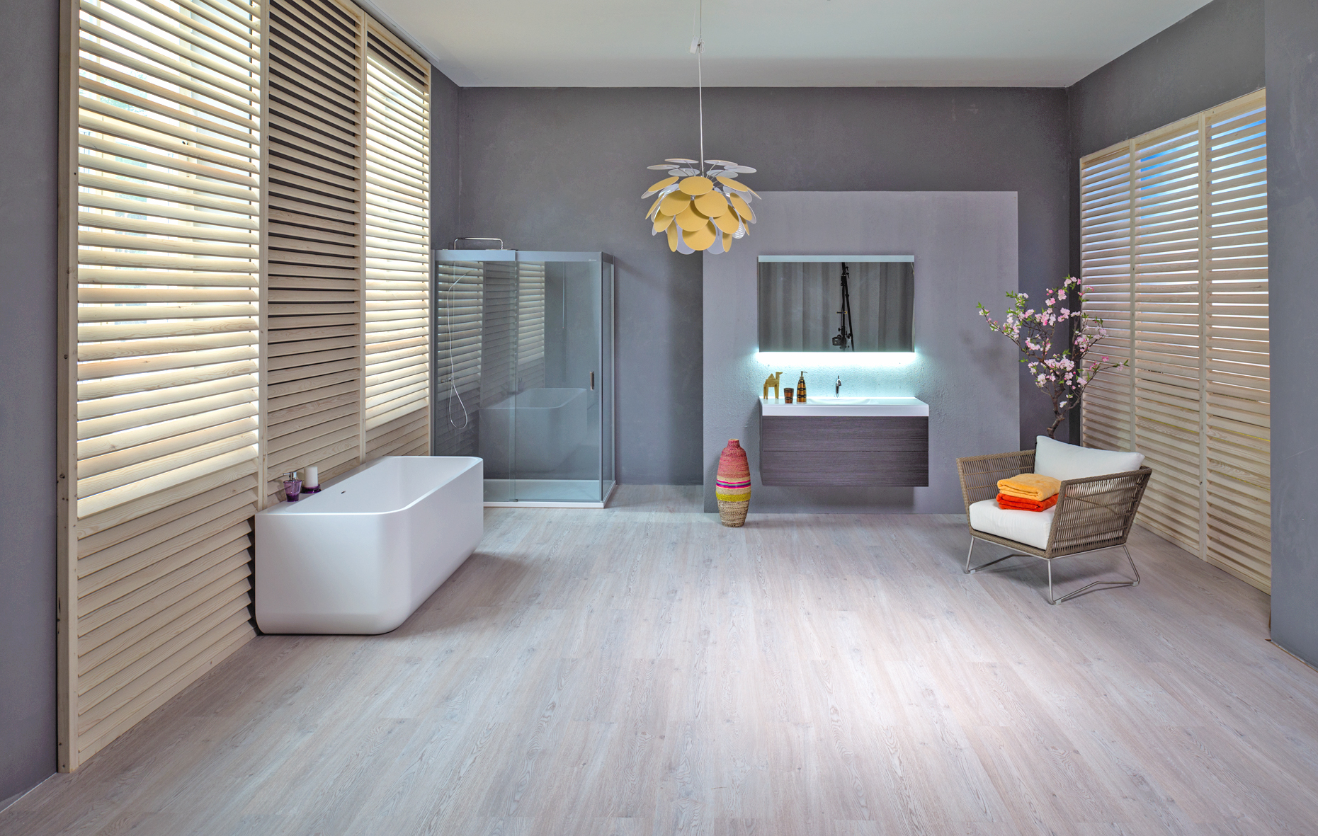 Sincera Wall-Mounted AquaStone Bathtub
