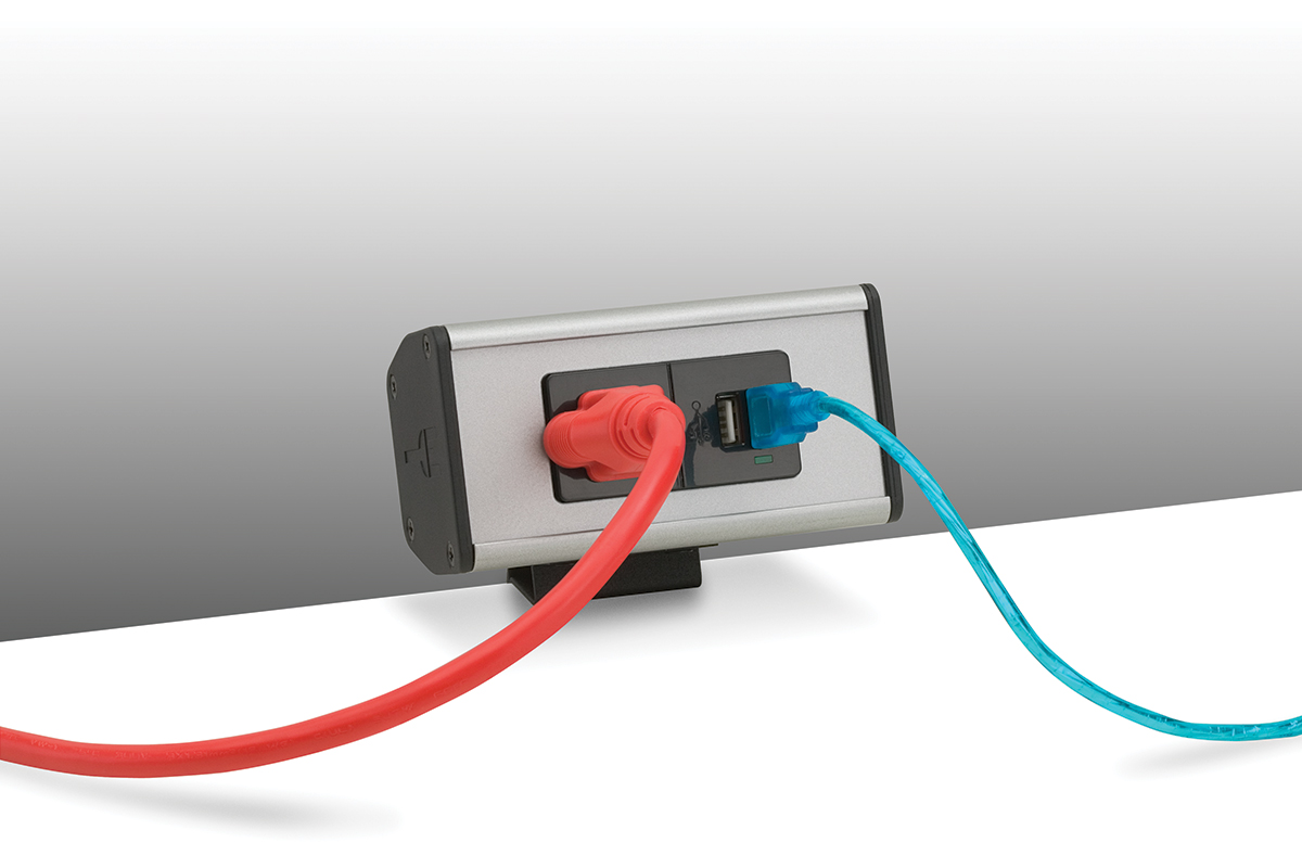PCS61A - Tamper Resistant Outlet/USB