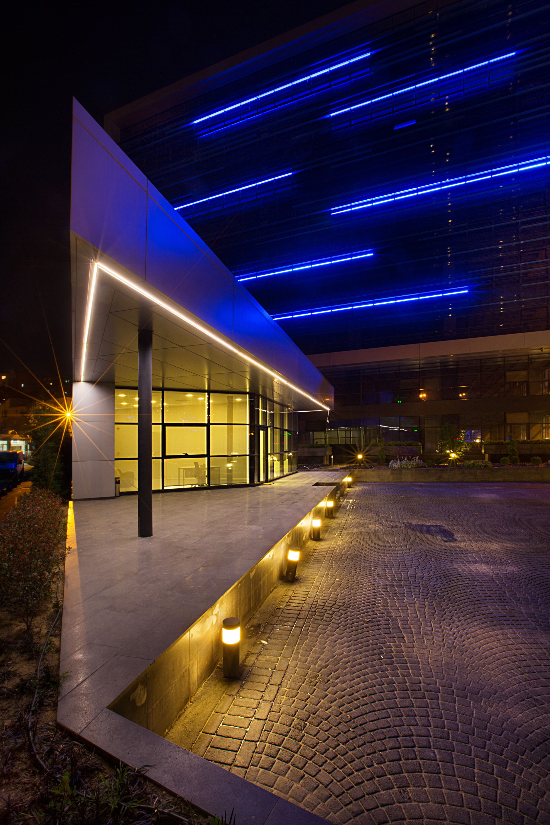 Akplaza Sales / Leasing Office Building by Manço Architects Architizer