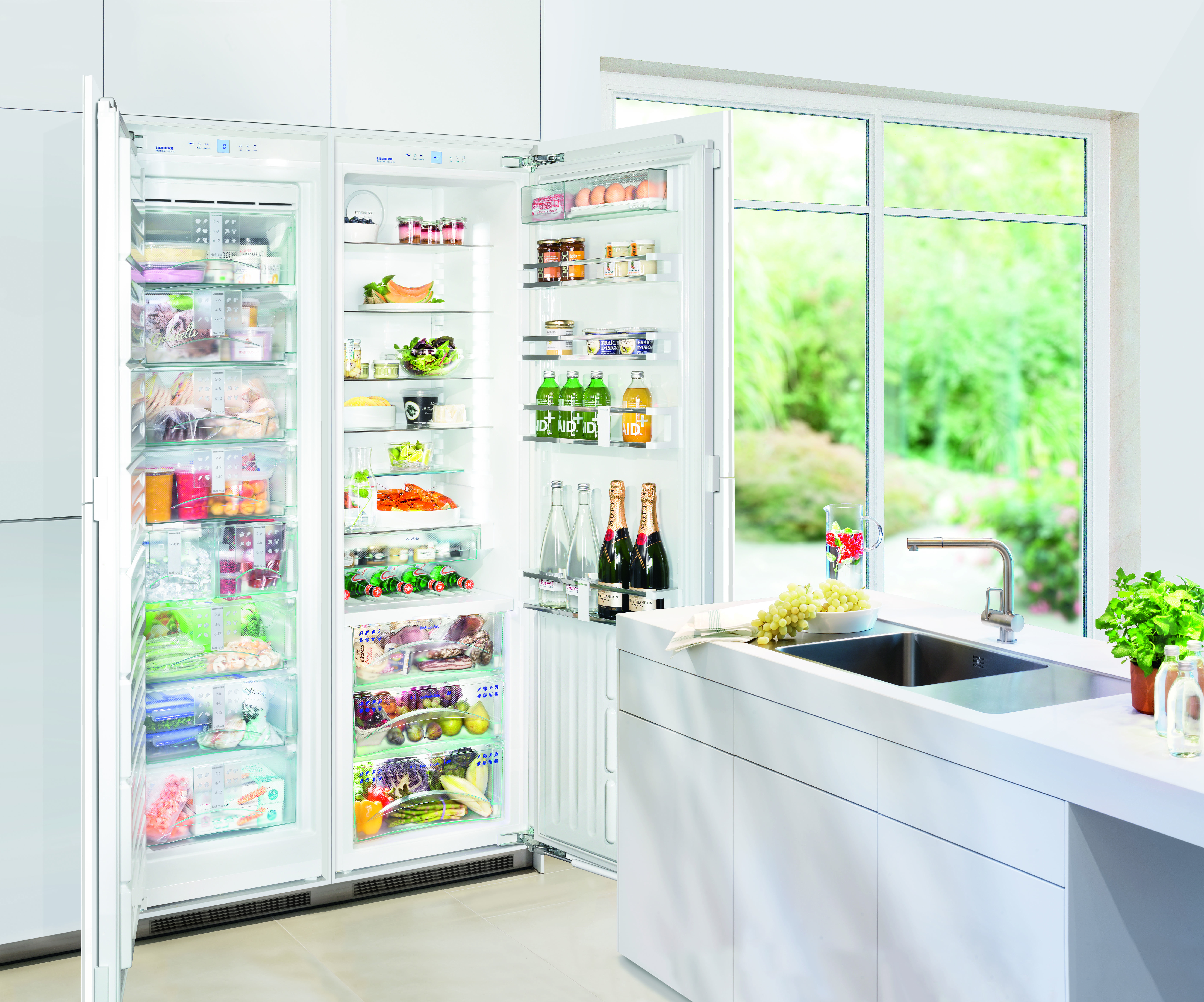 SBS 19H1 European Fully Integrated Refrigerator 