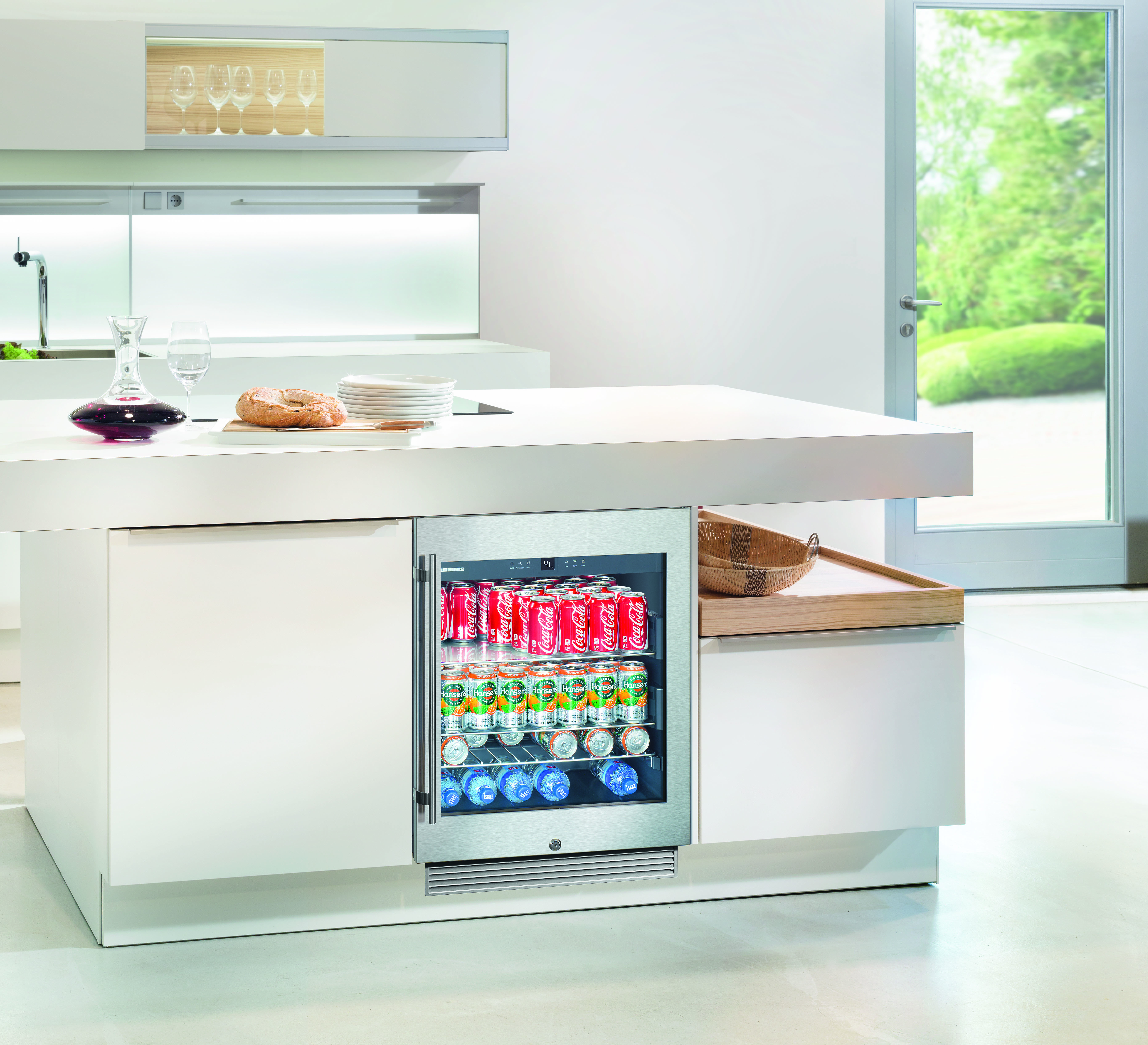 RU 510 Fully Integrated Undercounter Beverage Refrigerator 