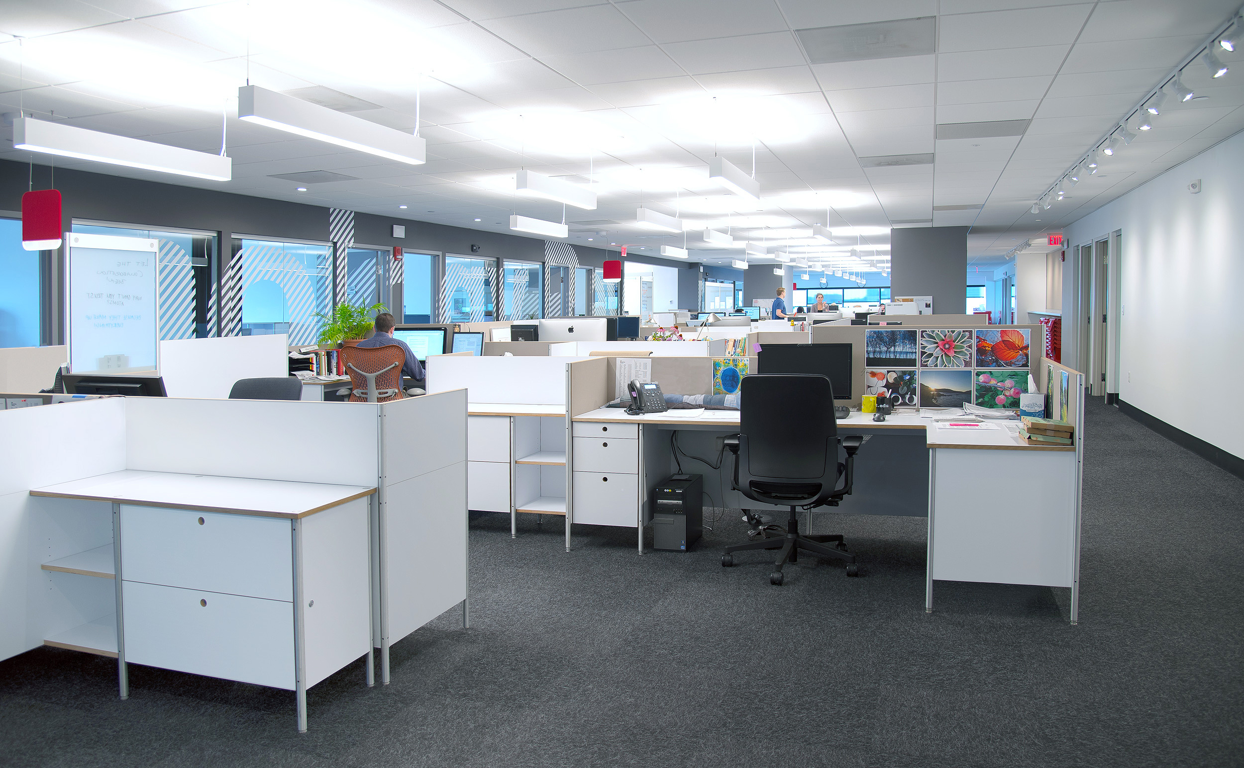 Single + Double Pedestal Workstations