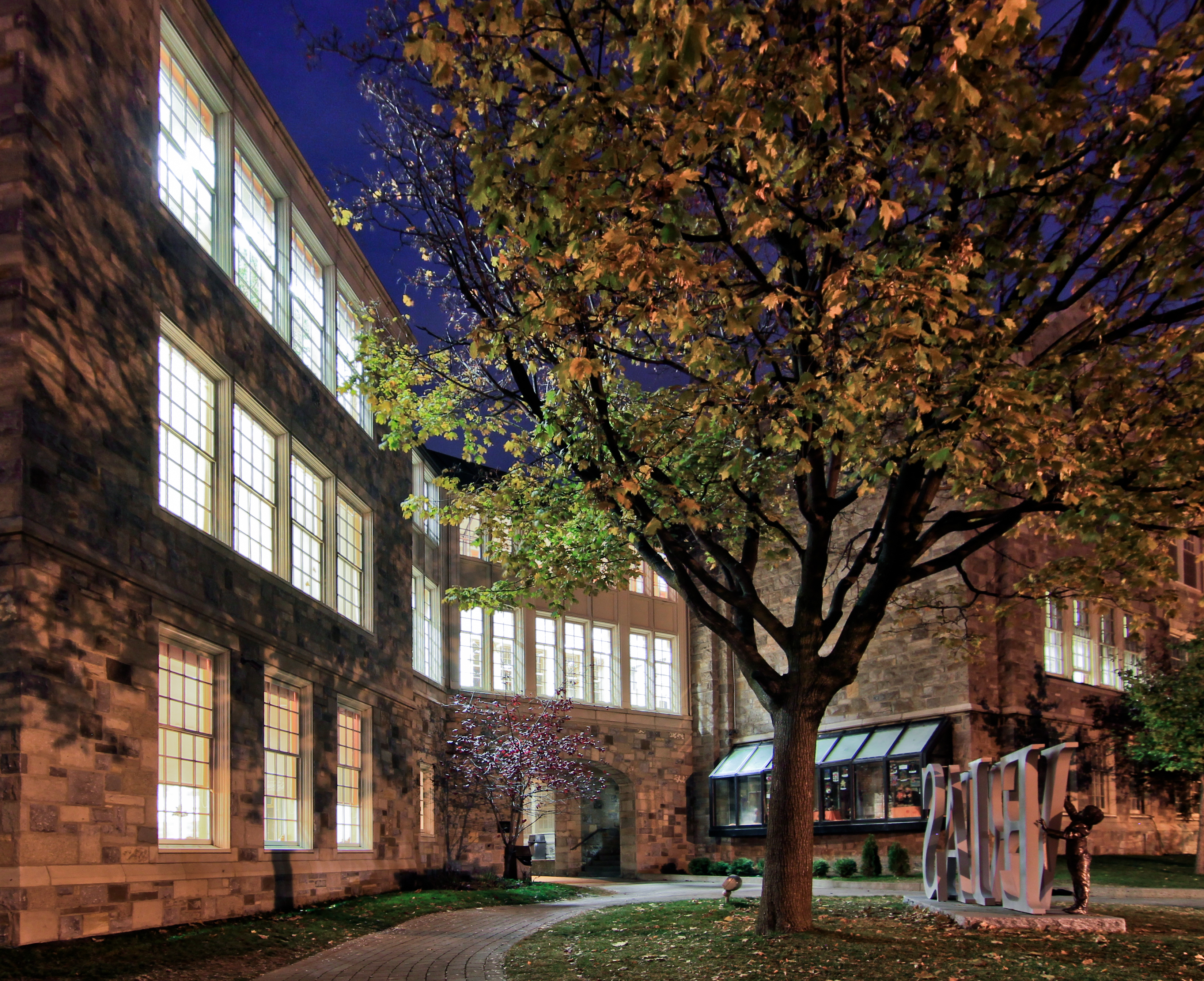 Selwyn House School by ARCHITEM Wolff Shapiro Kuskowski architectes