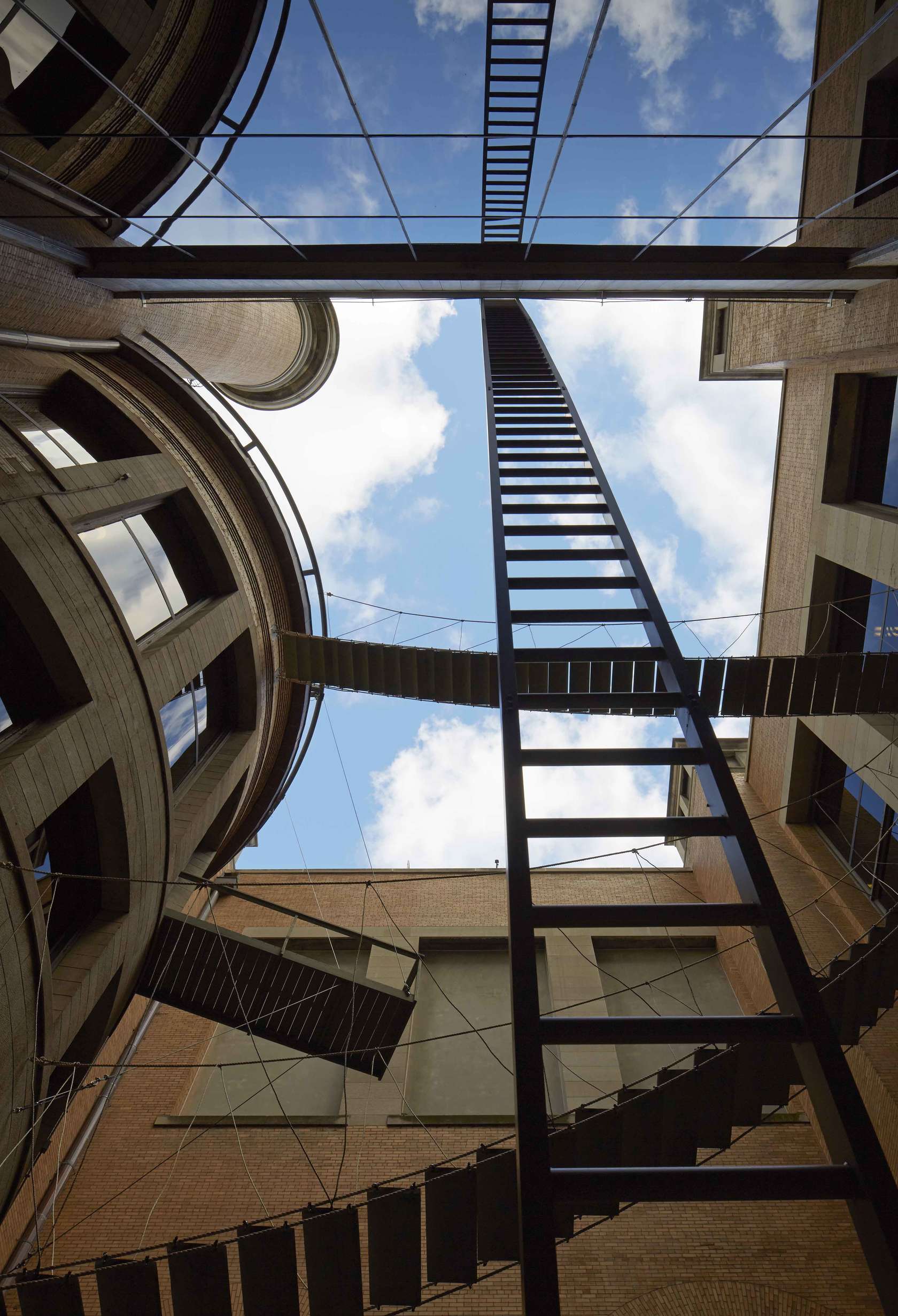 © Steve Hall  Hedrich Blessing