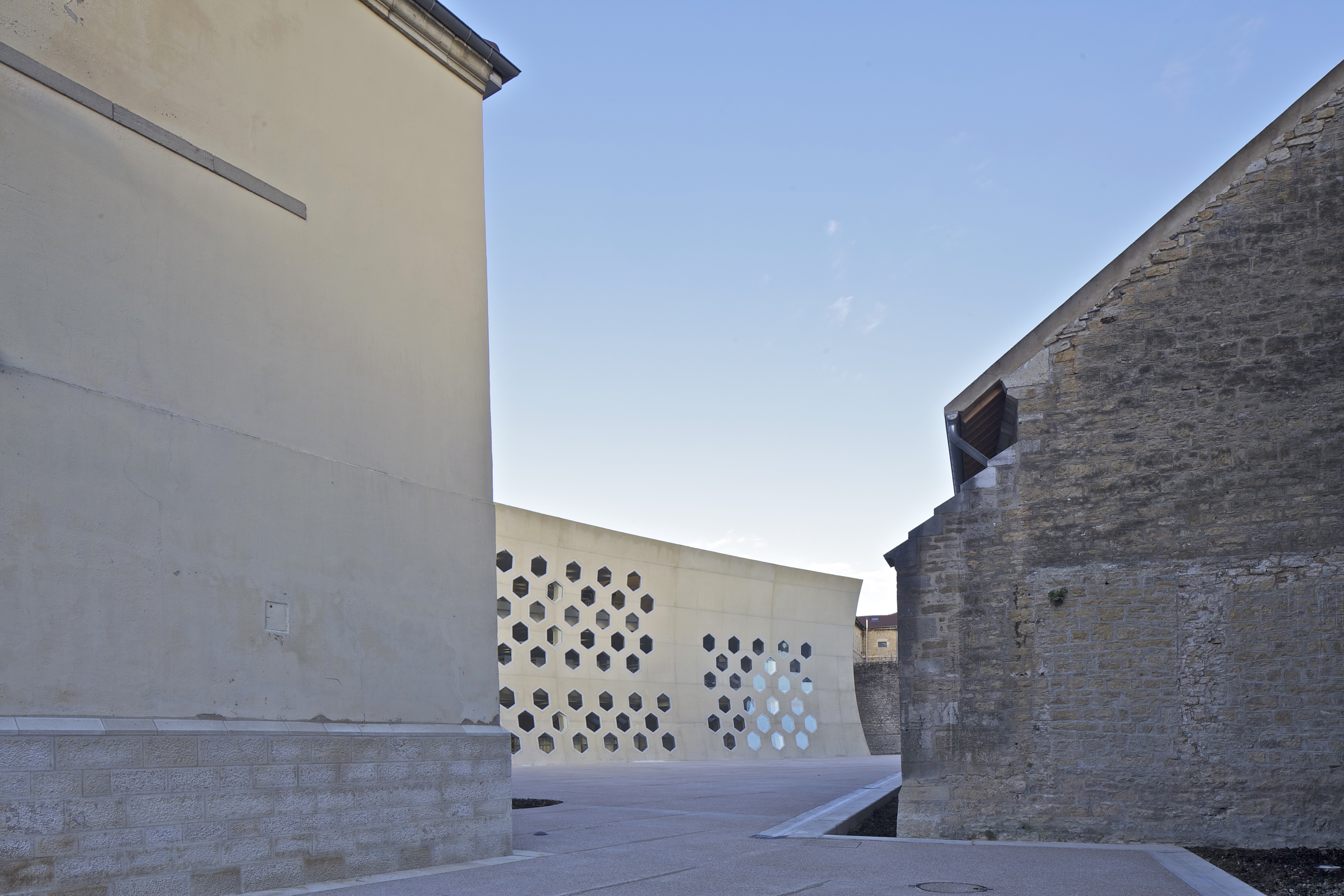 © DU BESSET-LYON ARCHITECTES