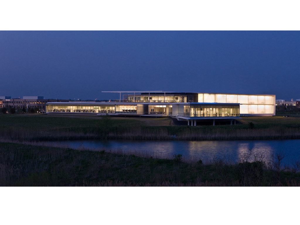 Serta International Center