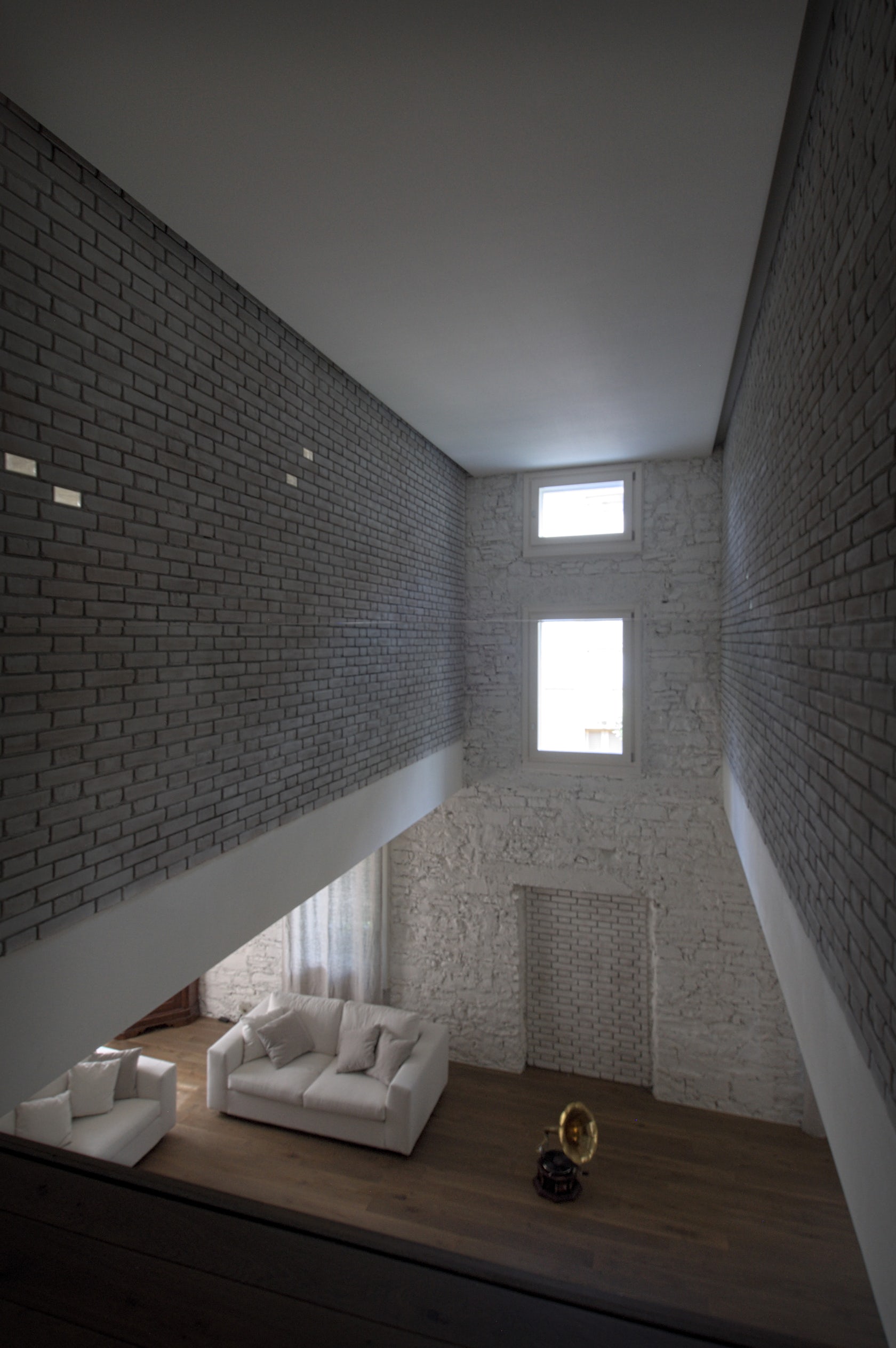 © Lorenzo Guzzini Architecture