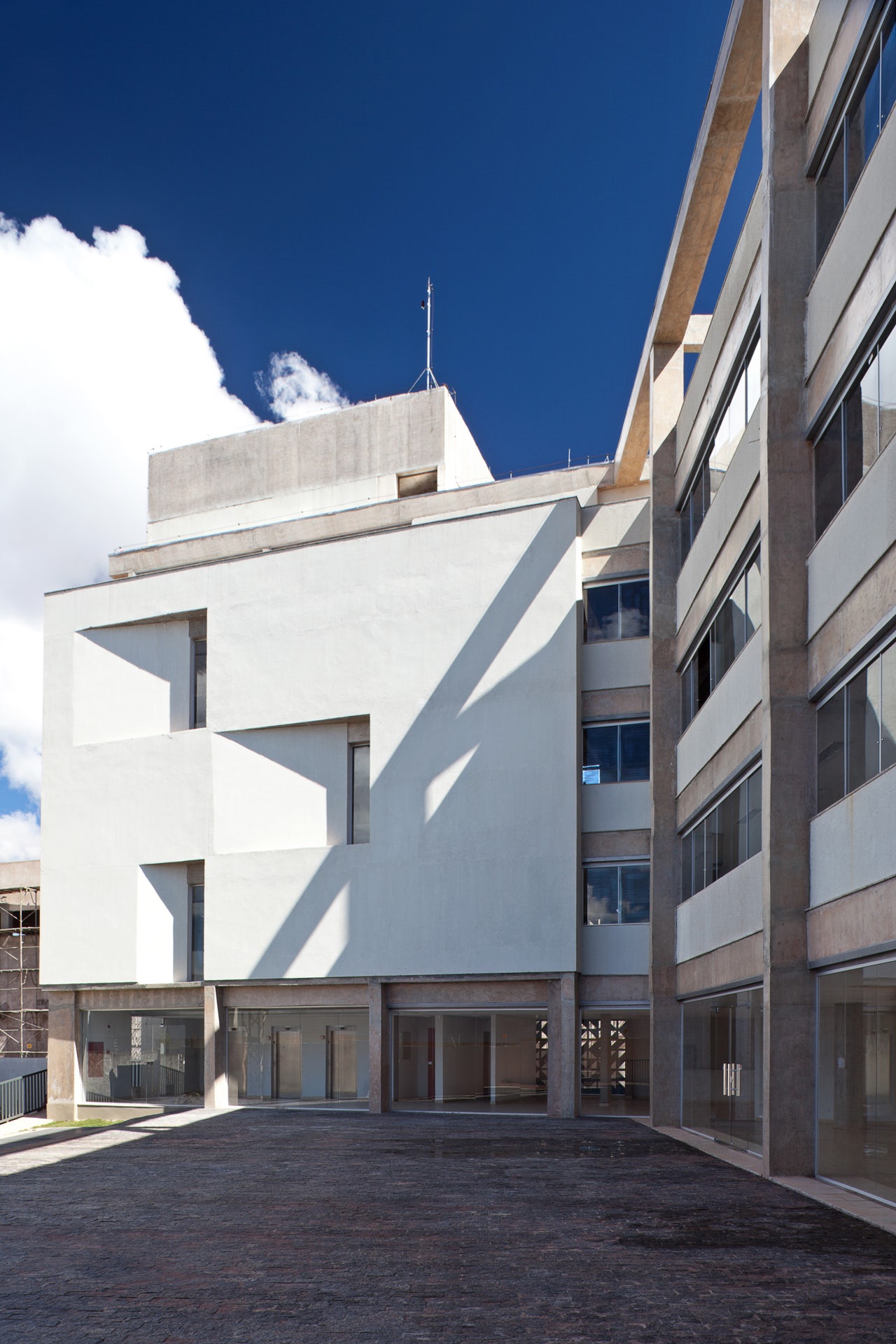 © BLOCO Arquitetos