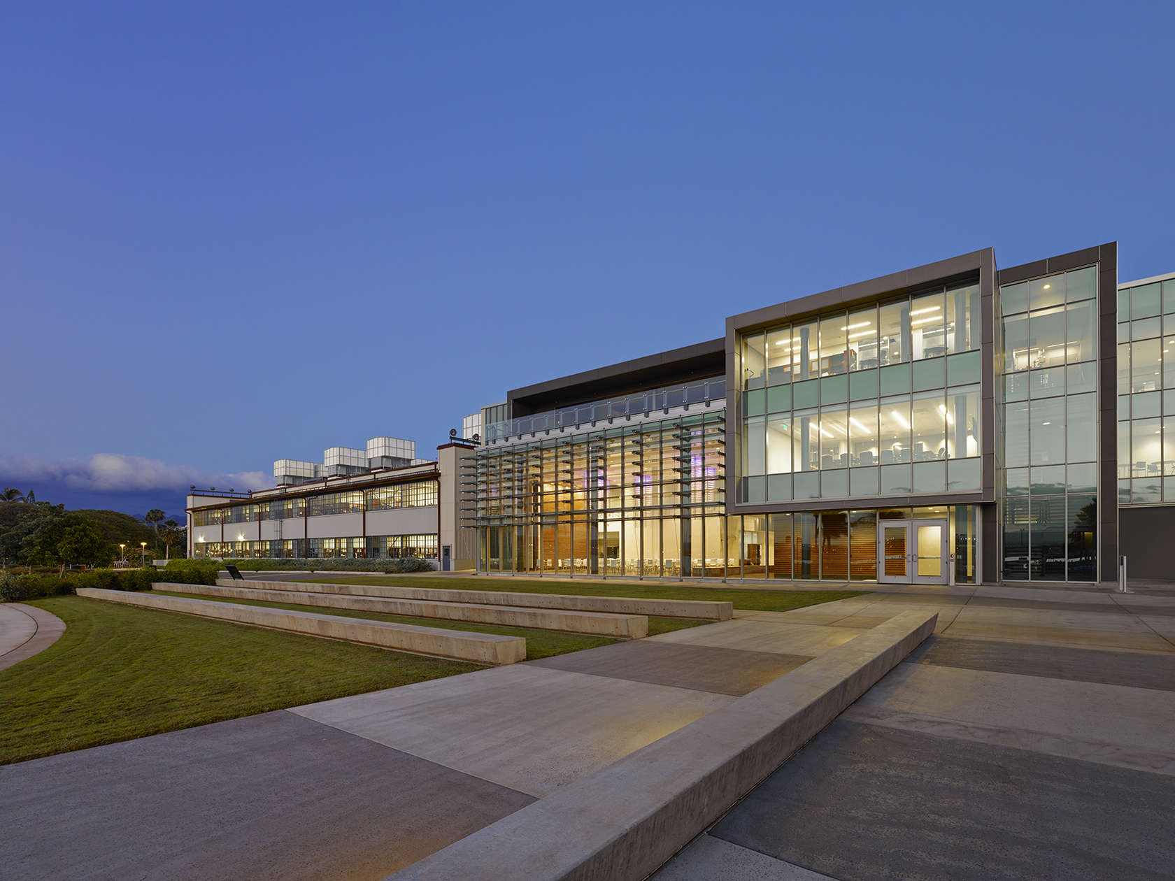 Coastal Curation: 10 Oceanic Research Facilities That Advocate ...