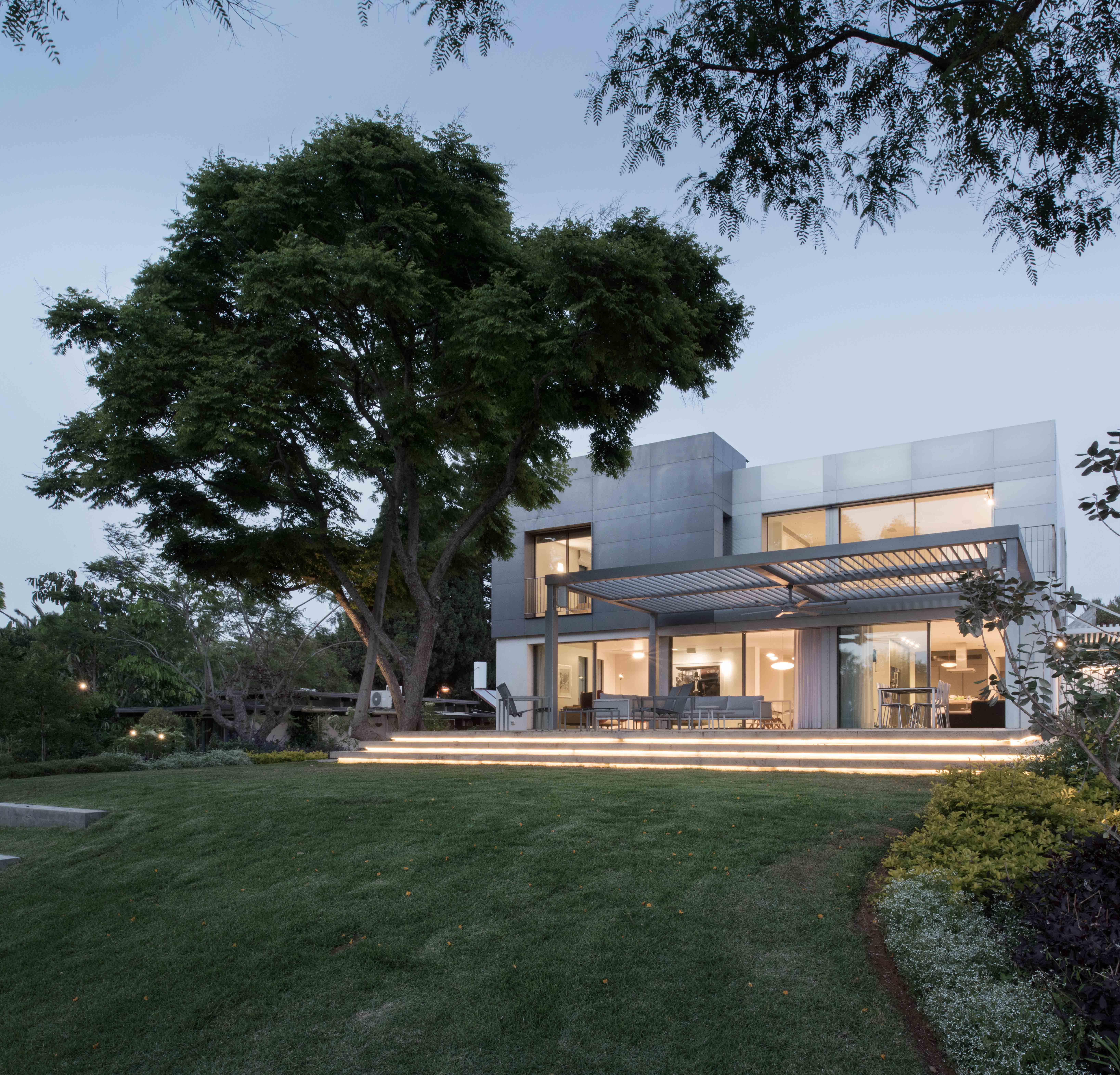 An Aluminum Vested Home by Studio de Lange - Architizer