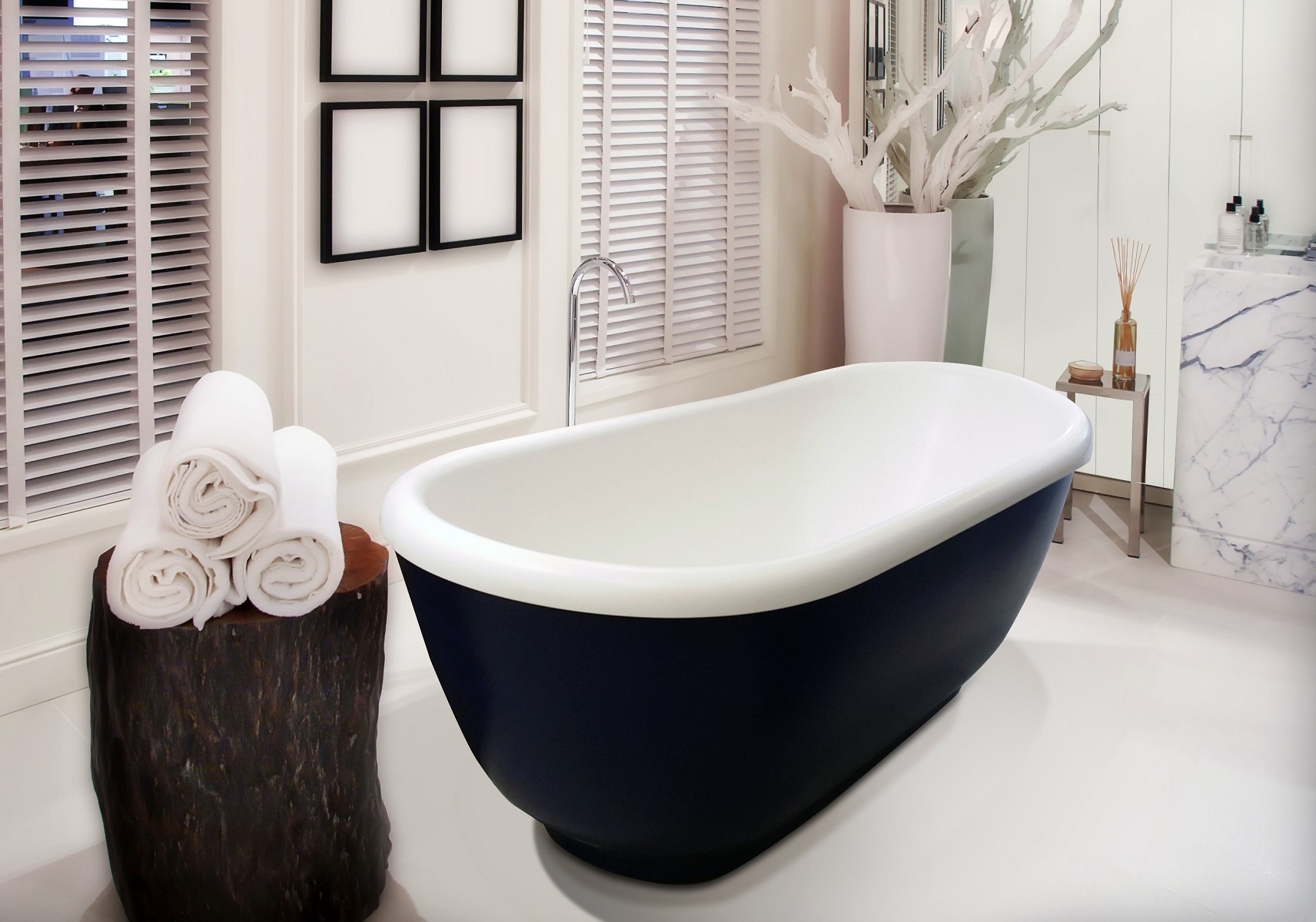 Fido Black Freestanding AquaStone Bathtub