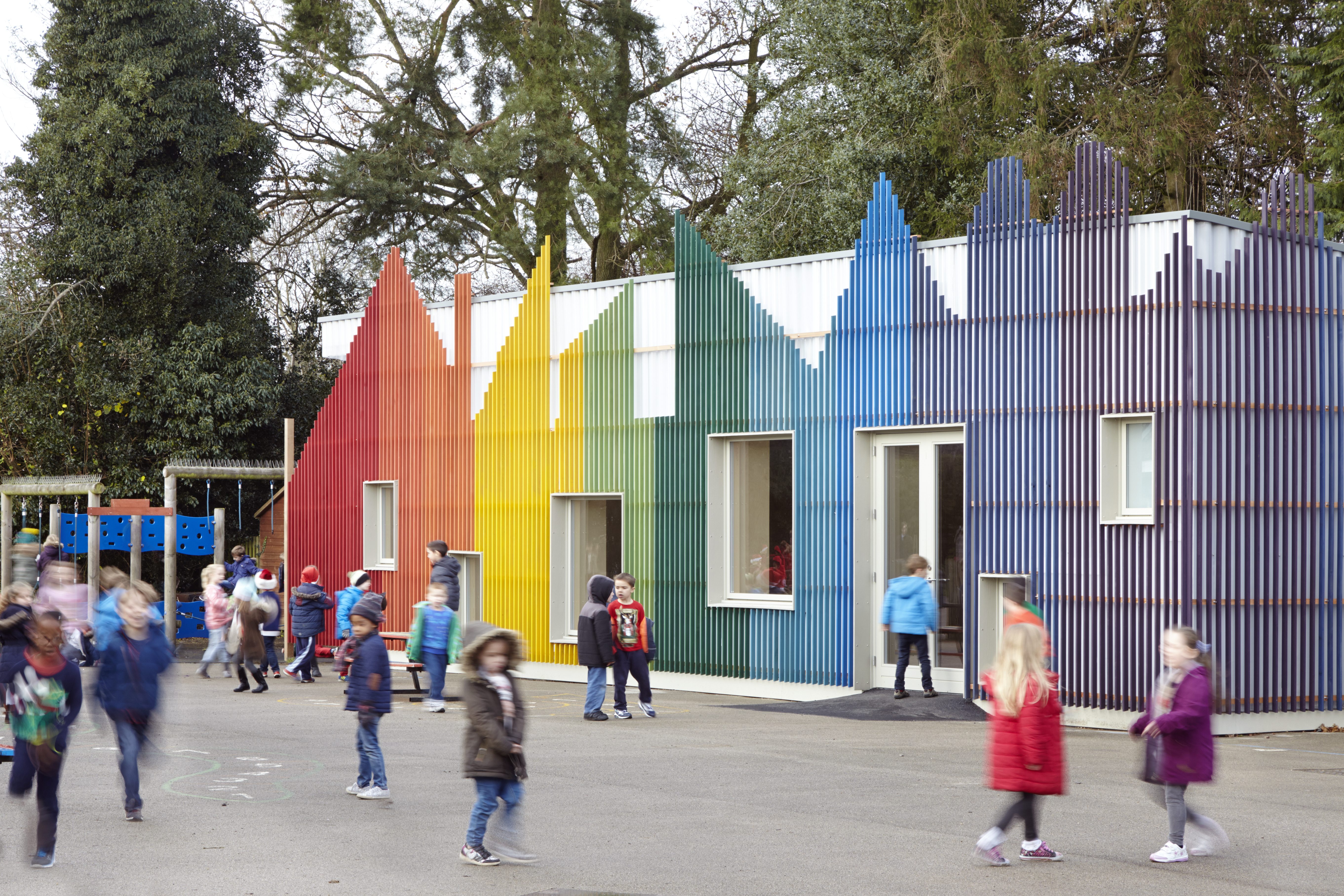 Little halls. Детский сад фасад. Детский садик фасад. Интересные фасады детских садов. Необычные детские сады.
