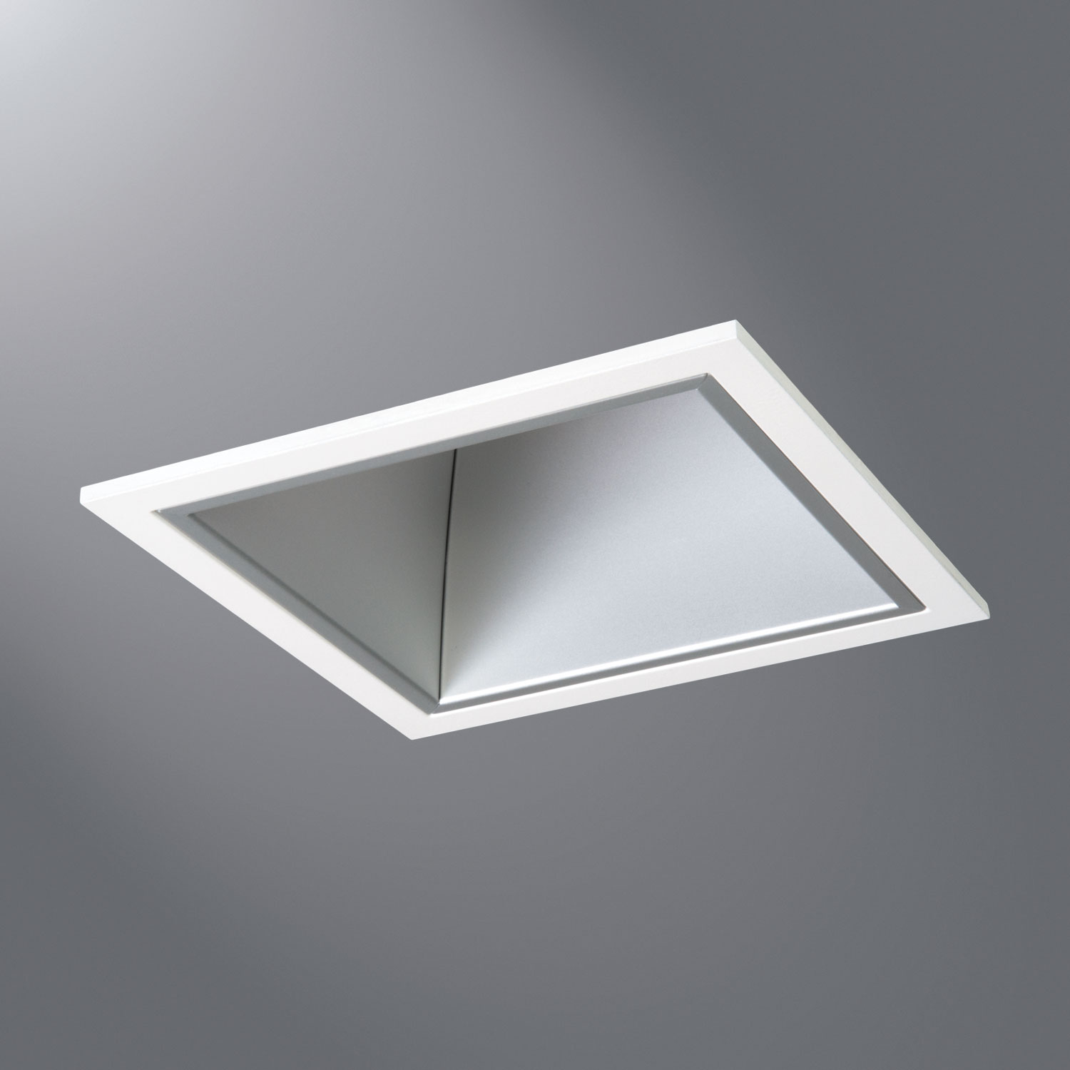 Halo iRIS E4DLSR lensed downlight reflector