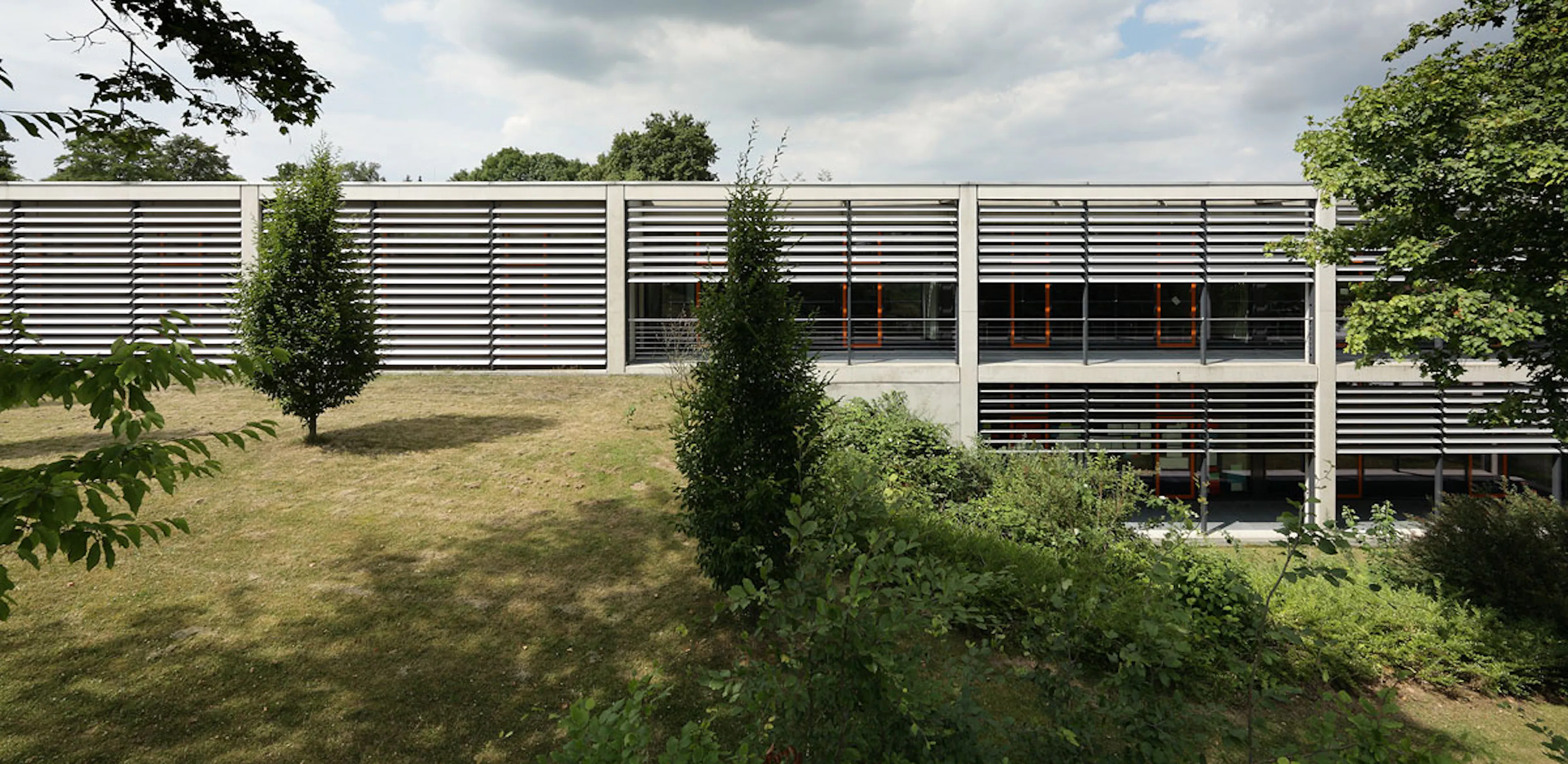 Car Showroom Halle — 25