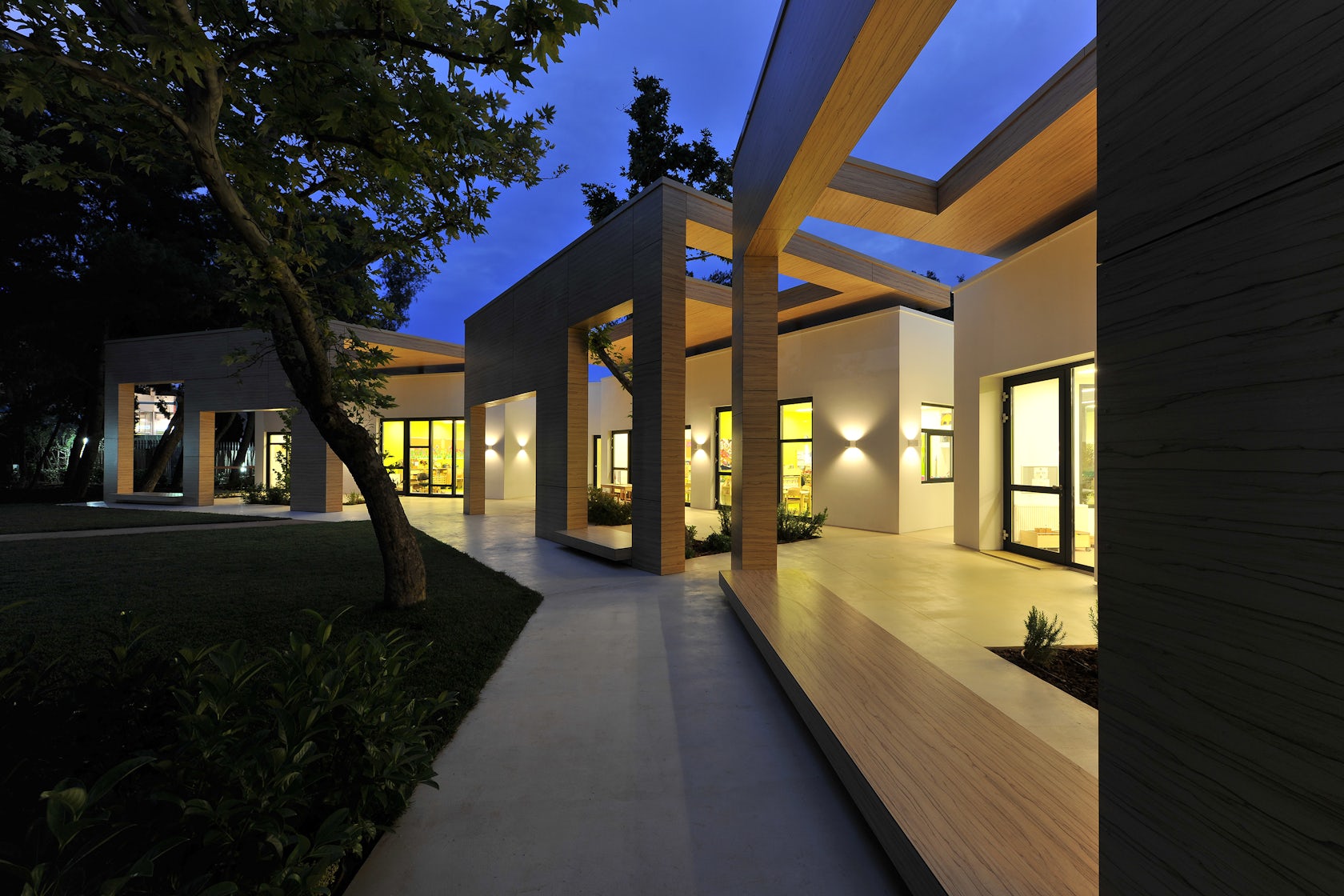 © Potiropoulos+Partners