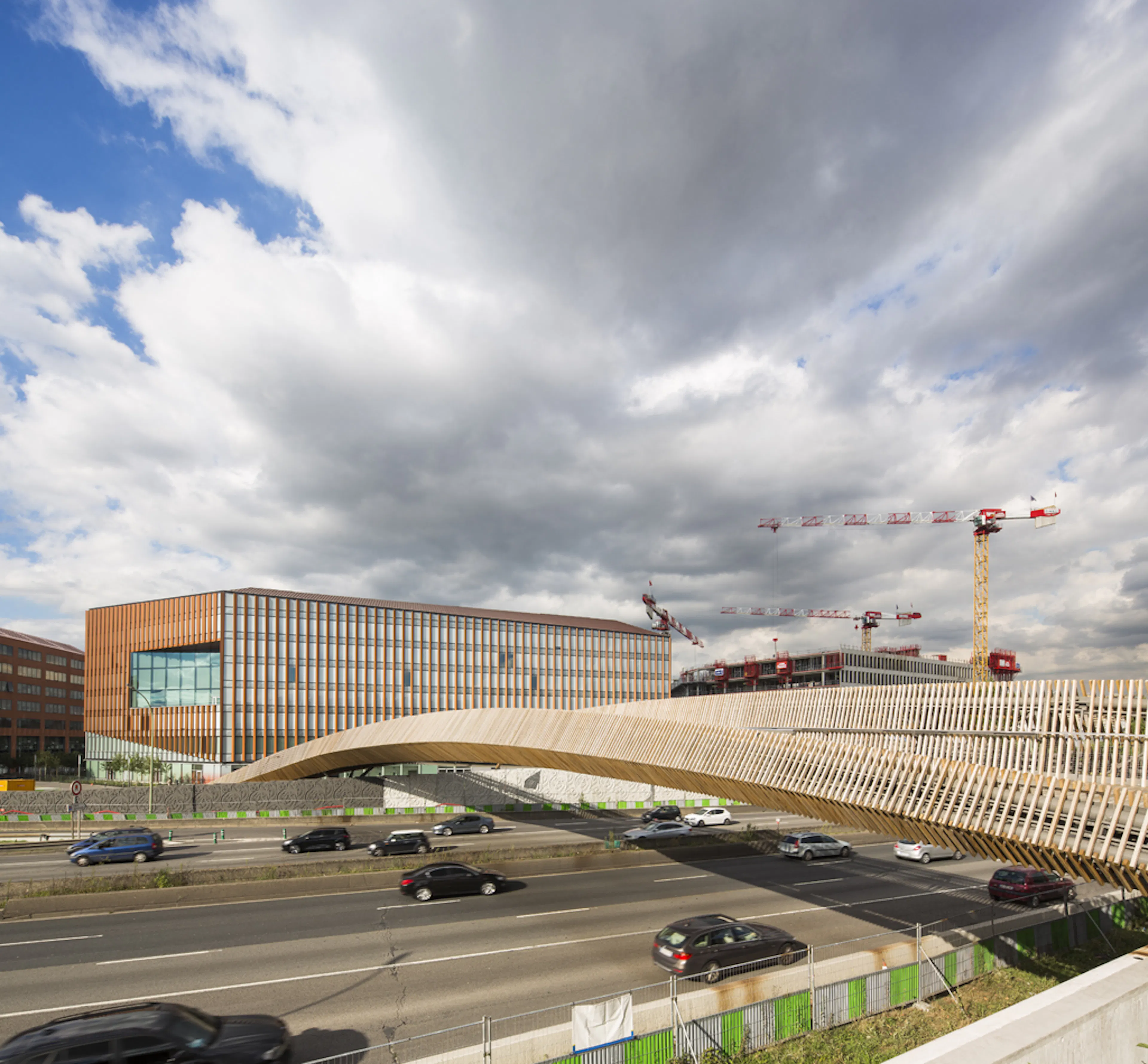 Footbridge over the boulevard périphérique