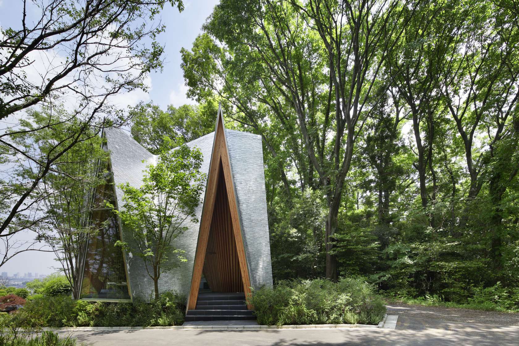 © Nacasa & Partners inc.