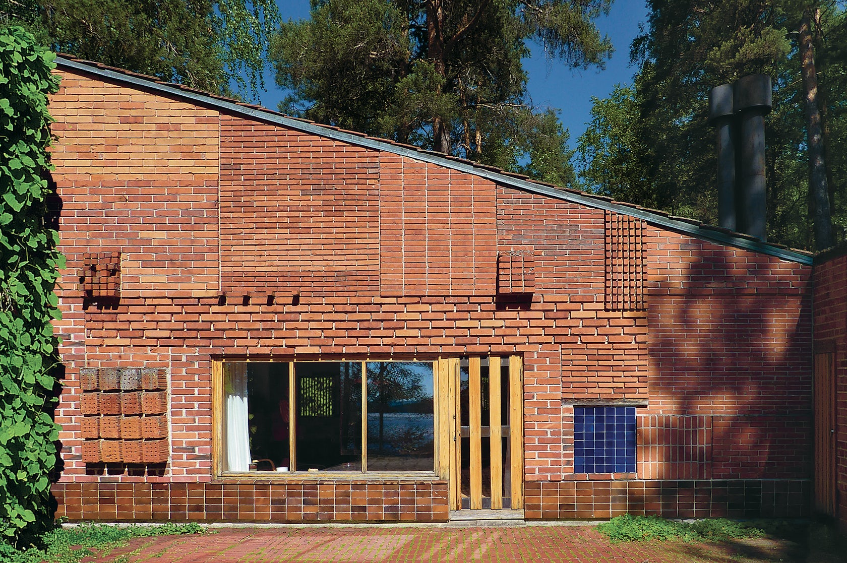 Architectural Details: Elissa and Alvar Aalto's Patchwork Wall of Bricks -  Architizer Journal