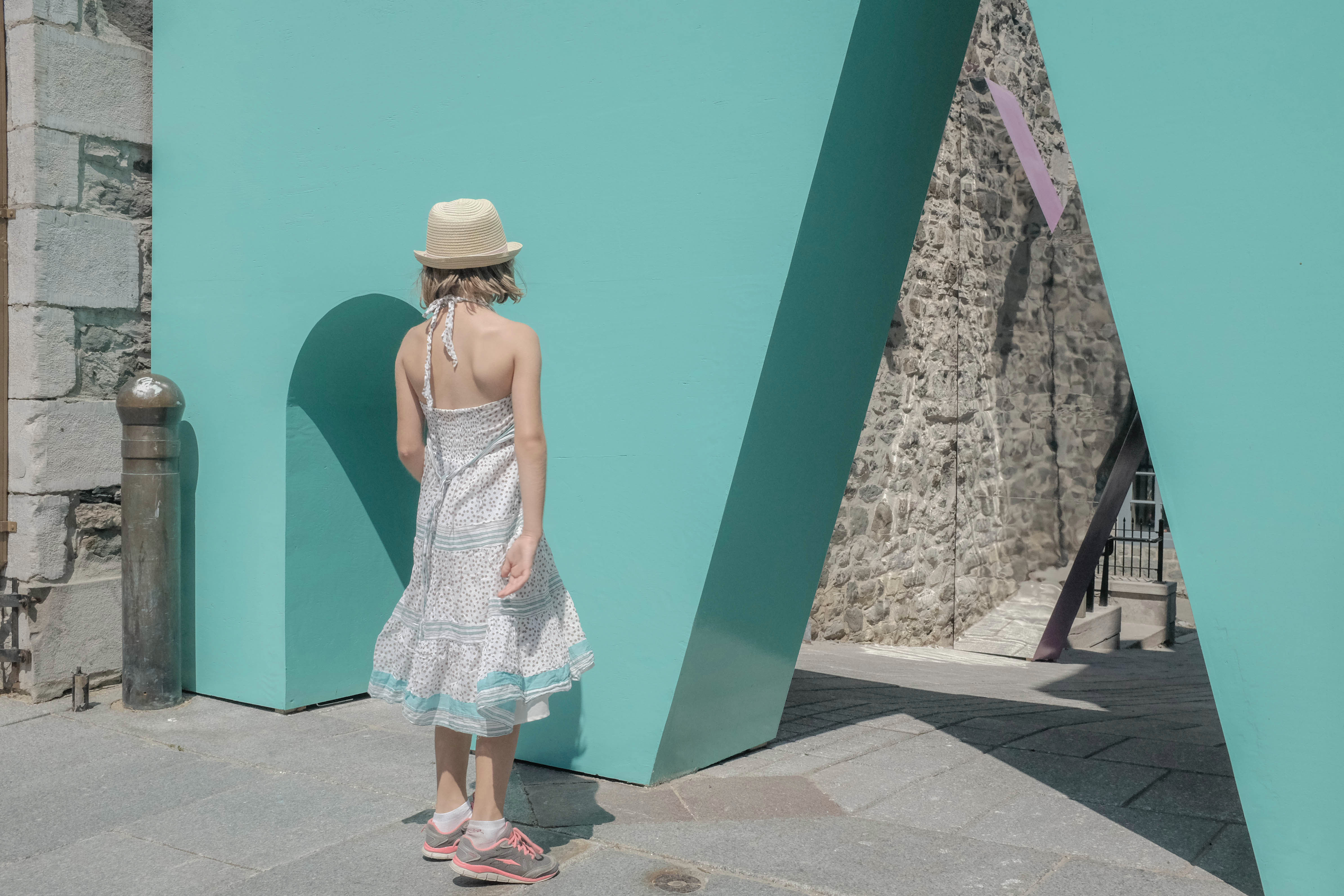 Фрэнсис Фонтен. Эвелина Фонтейн. Софи Фонтен фотограф. Fontaine/Fortin/Labelle creates pomo-inspired entrance to Quebec passageway.