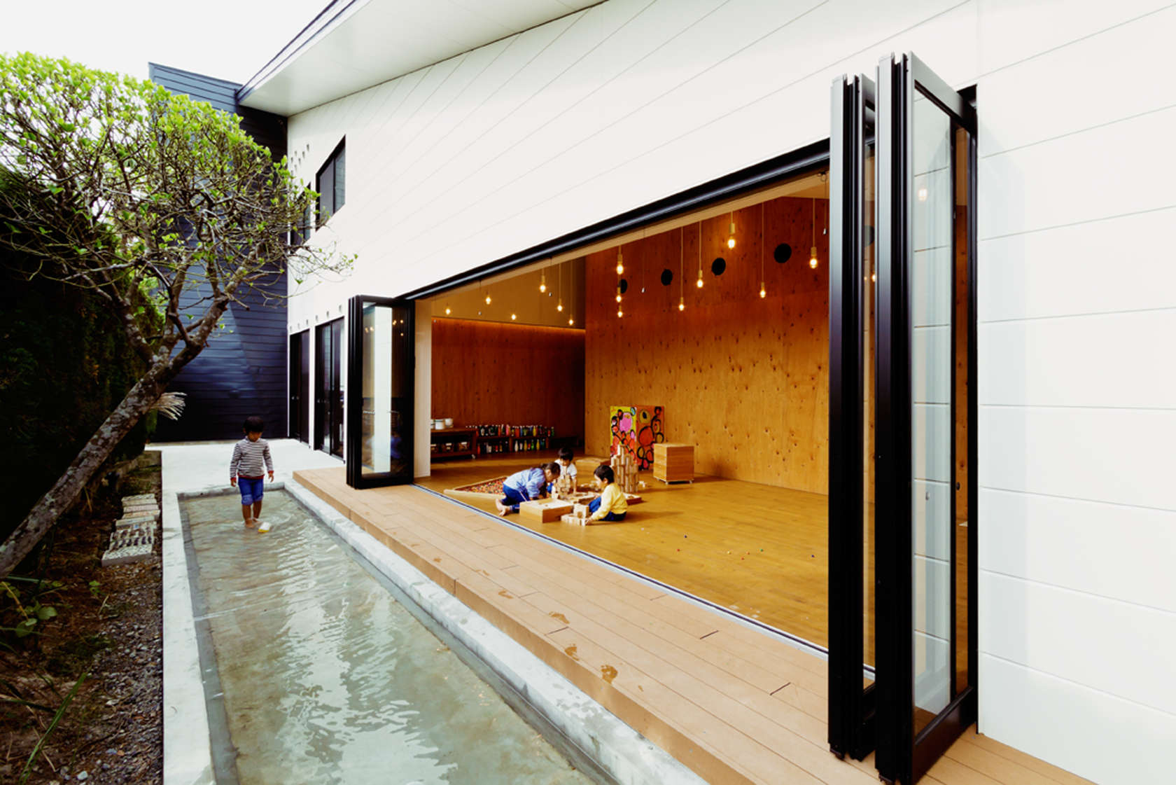 © The Brown Bauhaus Studio Architecture