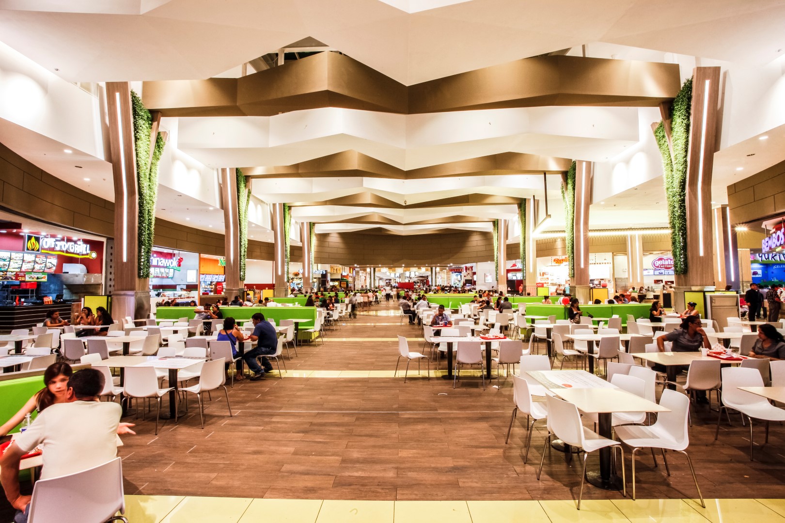 Food Court Mall Aventura Plaza by J.M Polo Arquitectos, Proyectos y