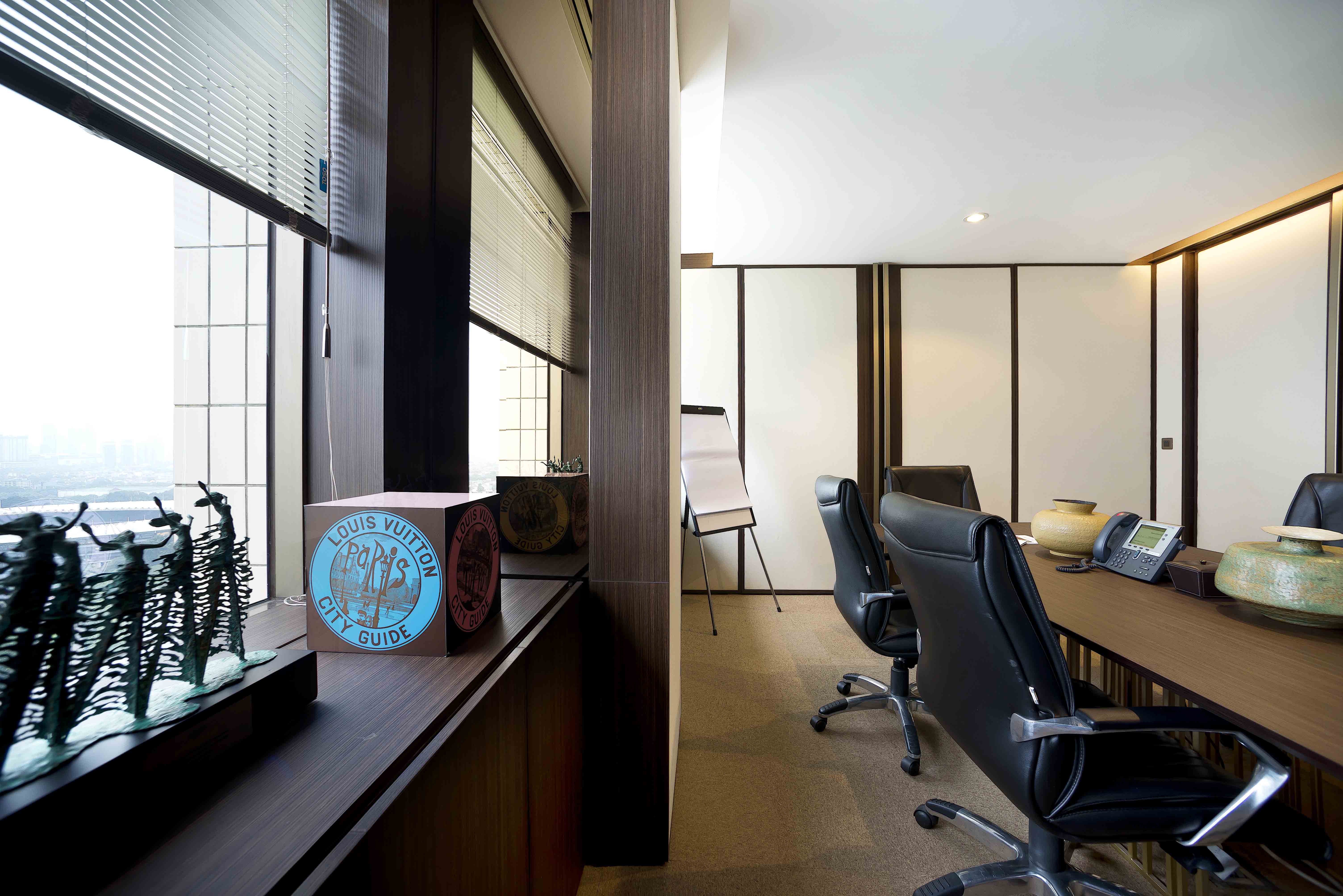 мода 2024 офис