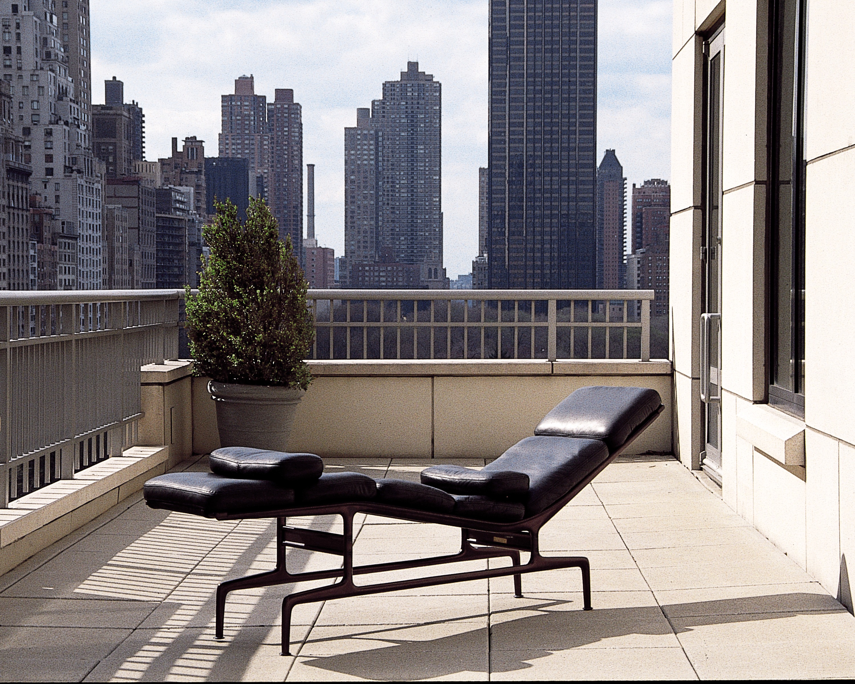 Eames Chaise