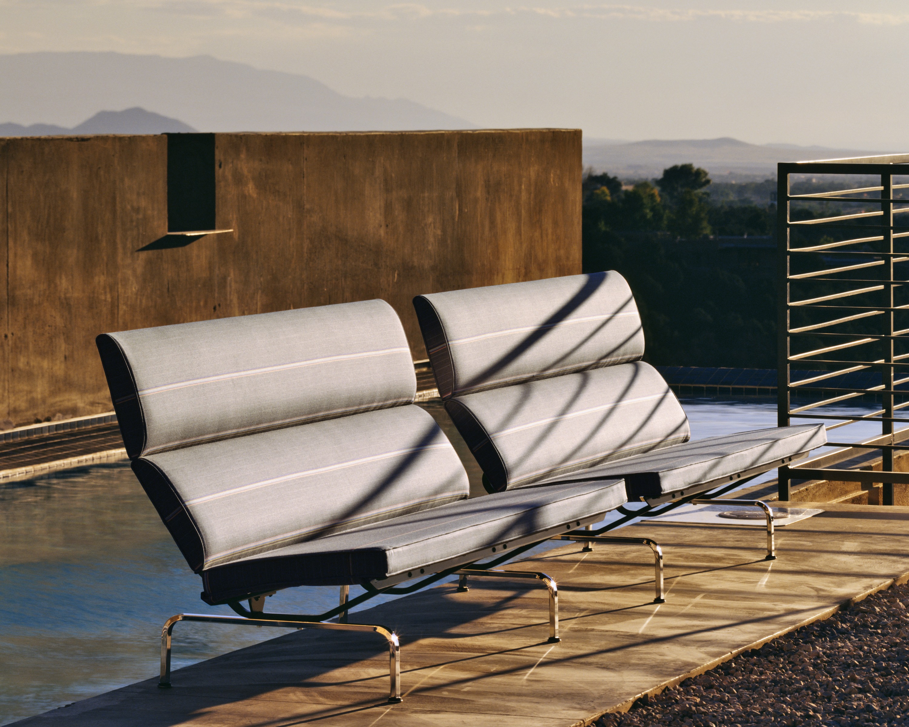 Eames Sofa Compact
