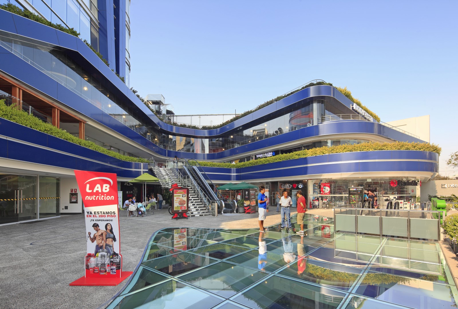 Centro Comercial Paso 28 by J.M