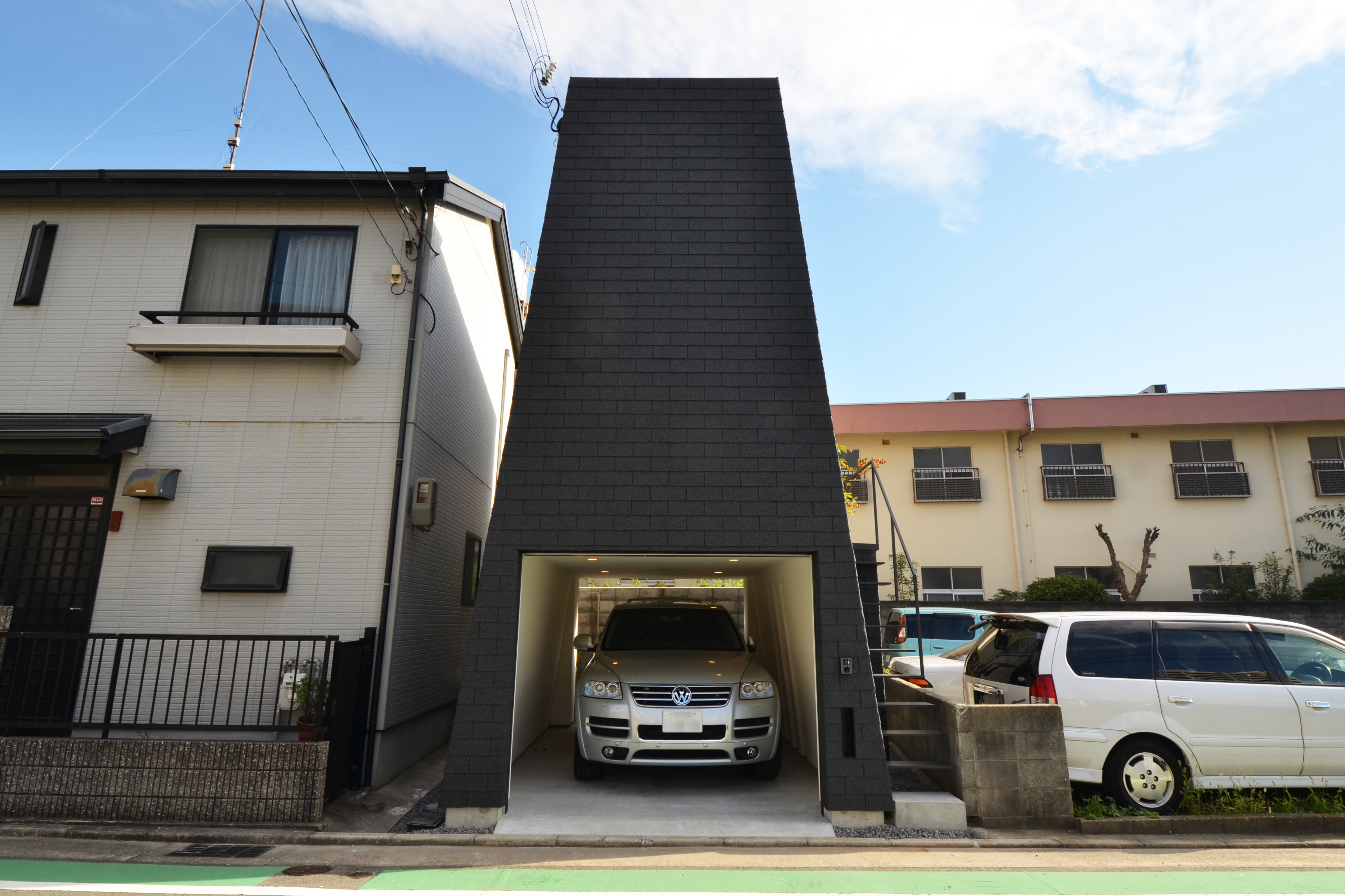 Japan garage. Жилой гараж. Японский гараж. Гаражи в Японии. Японский дом с гаражом.