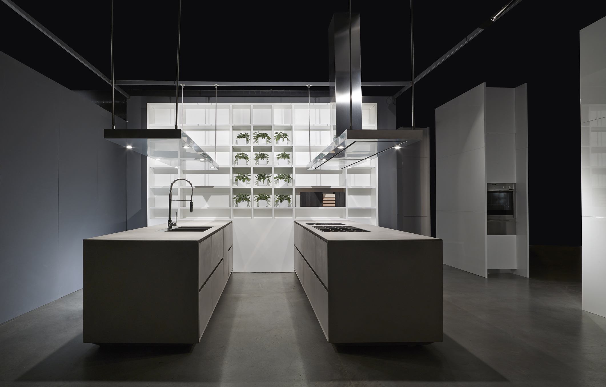 ONE | Kitchen in grey cement 