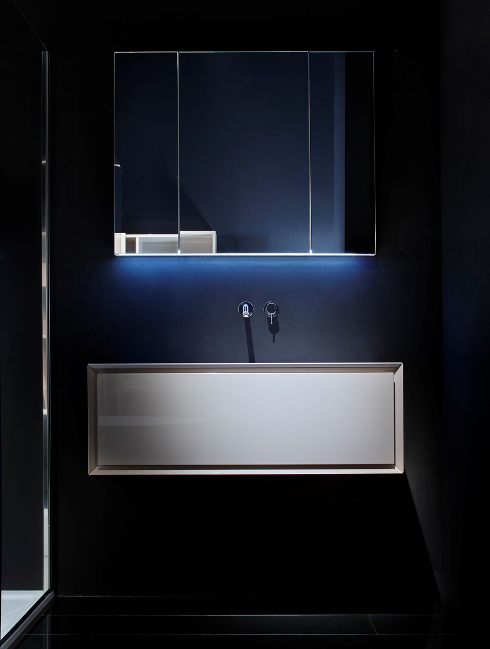 K.ONE | Bath Vanity  lacquered cord glossy