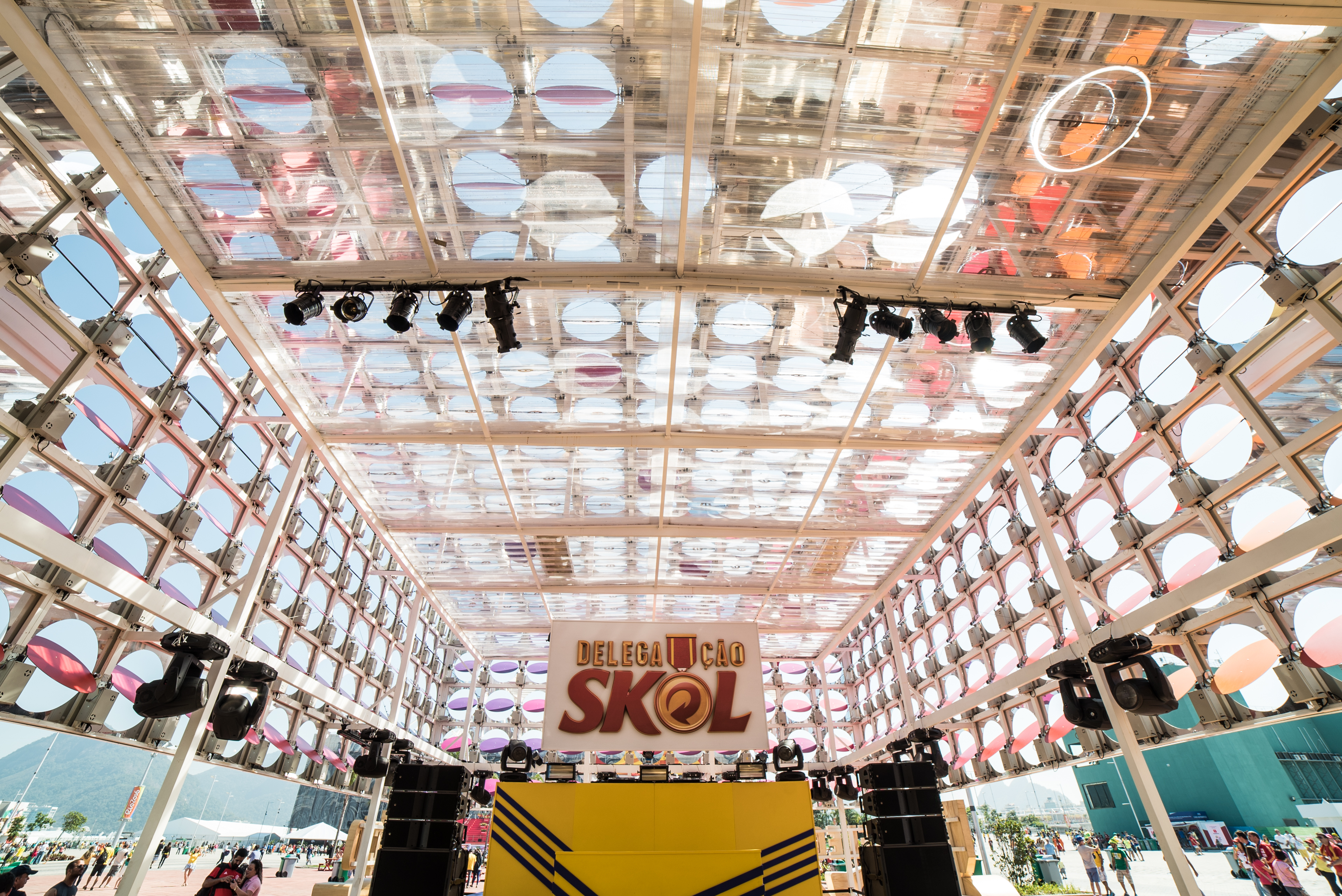 © Estudio Guto Requena