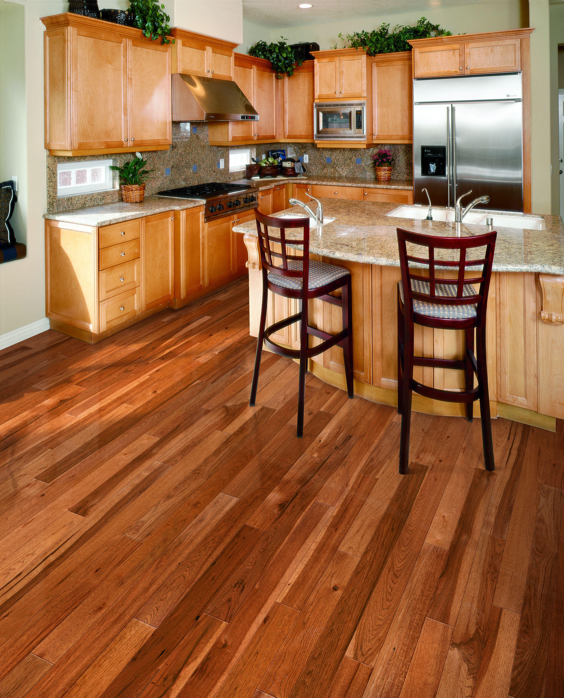 Muirfield Solid Hickory Hardwood Saddle
