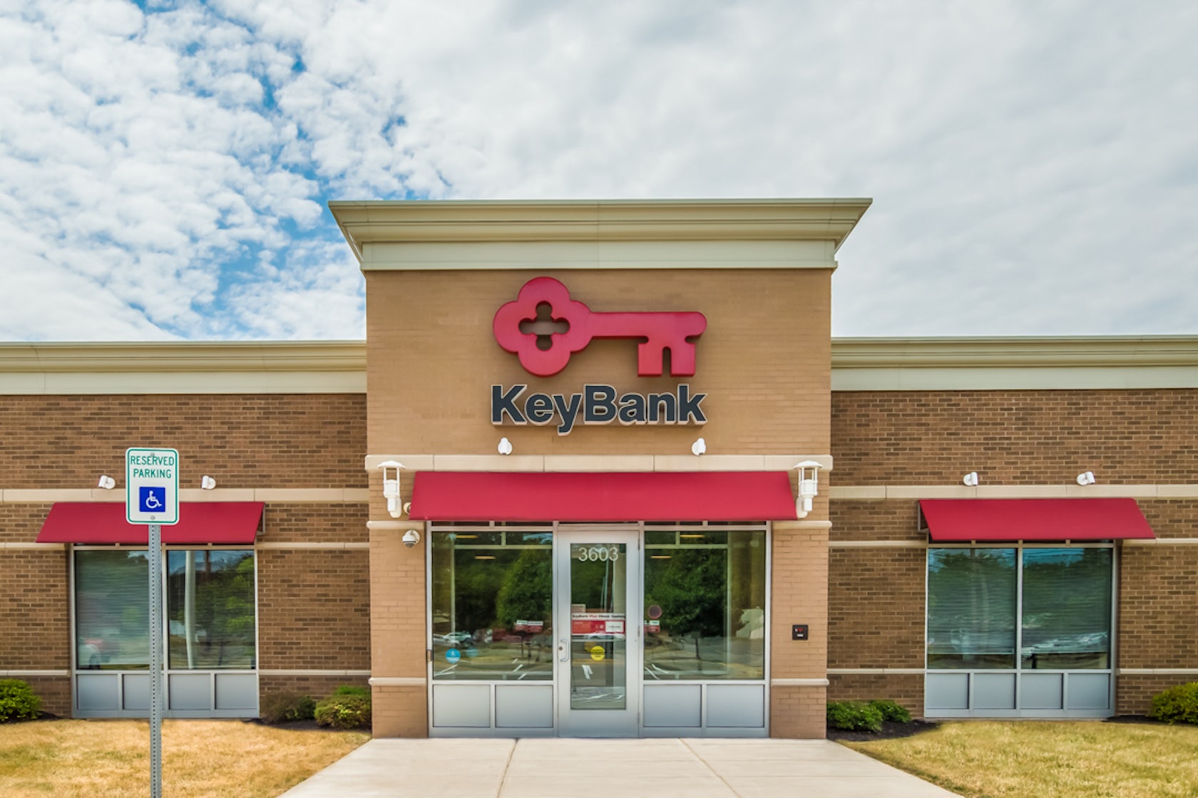 Key Bank by R3D Media - Architizer