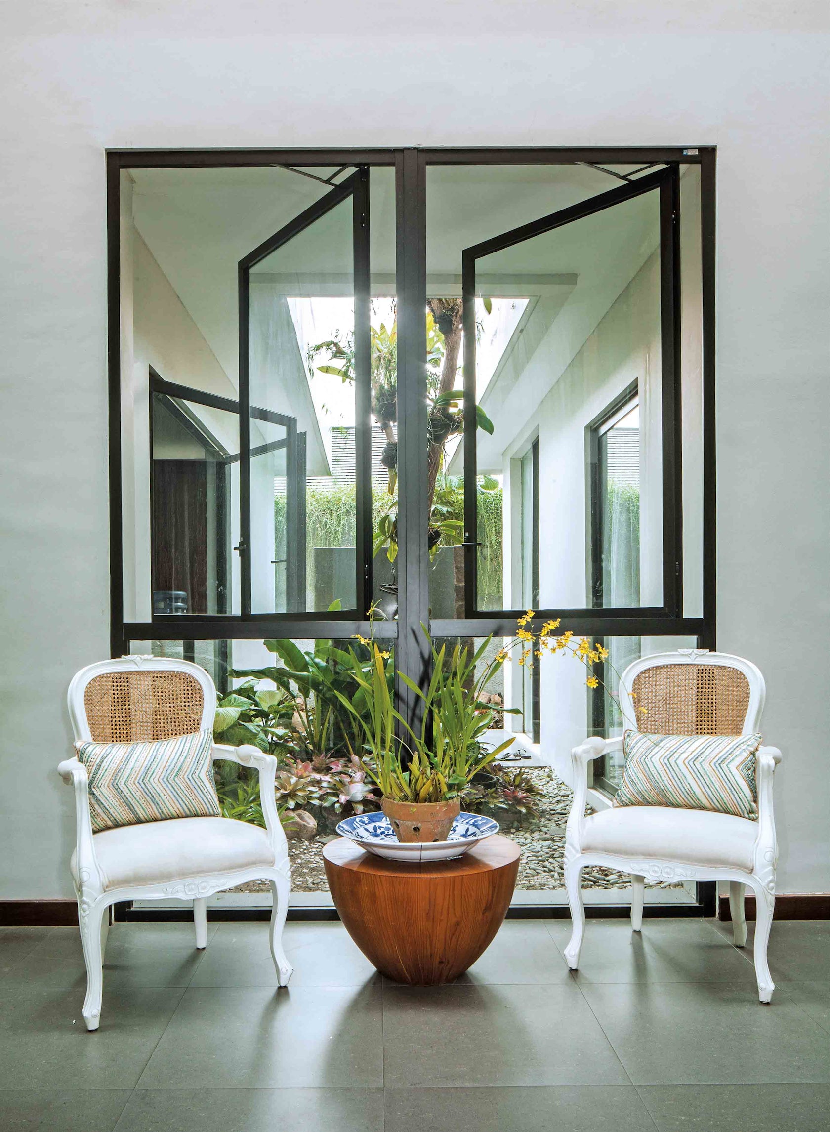 Java House by Realrich Architecture Workshop - RAW Architecture ...