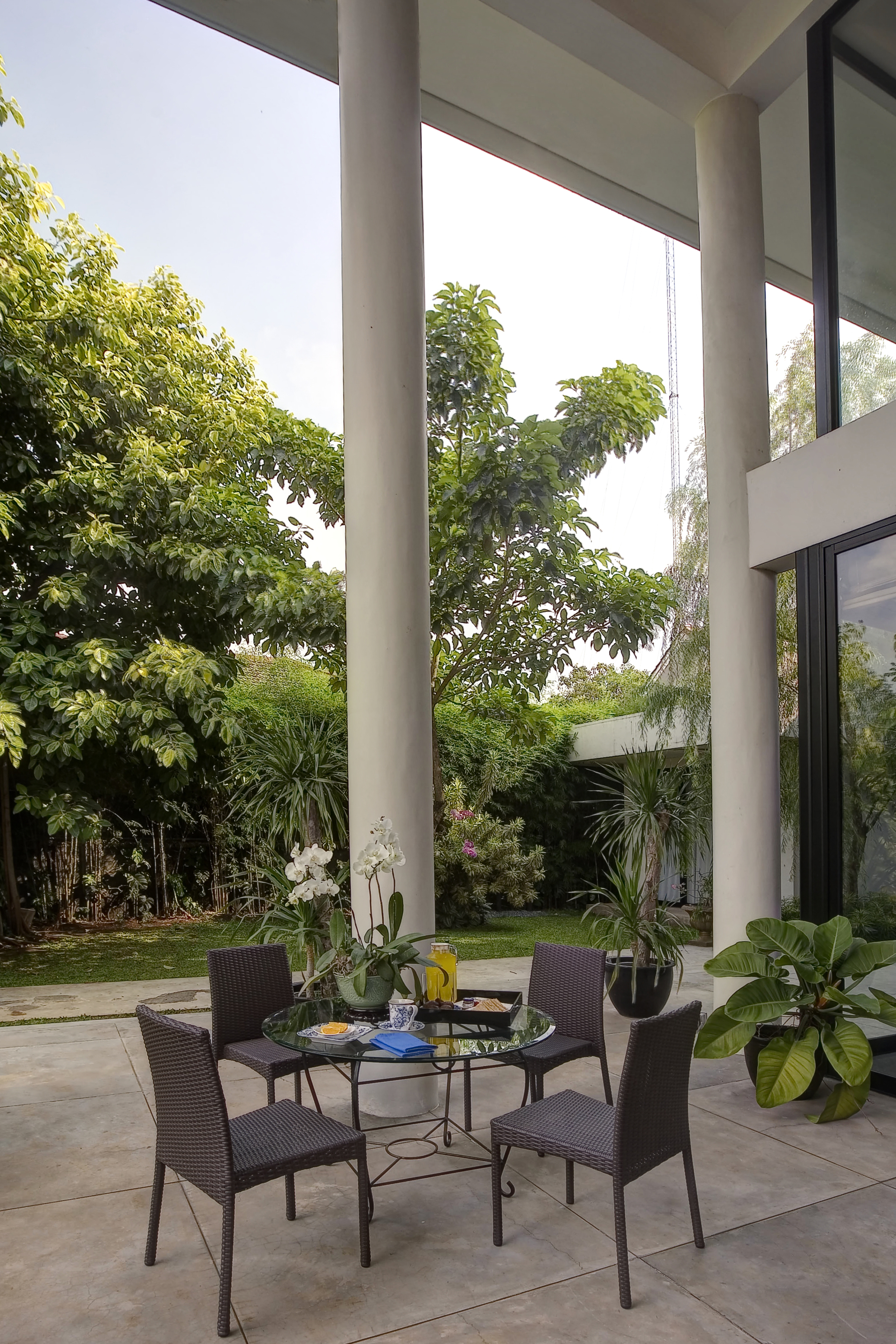 Java House by Realrich Architecture Workshop - RAW Architecture ...