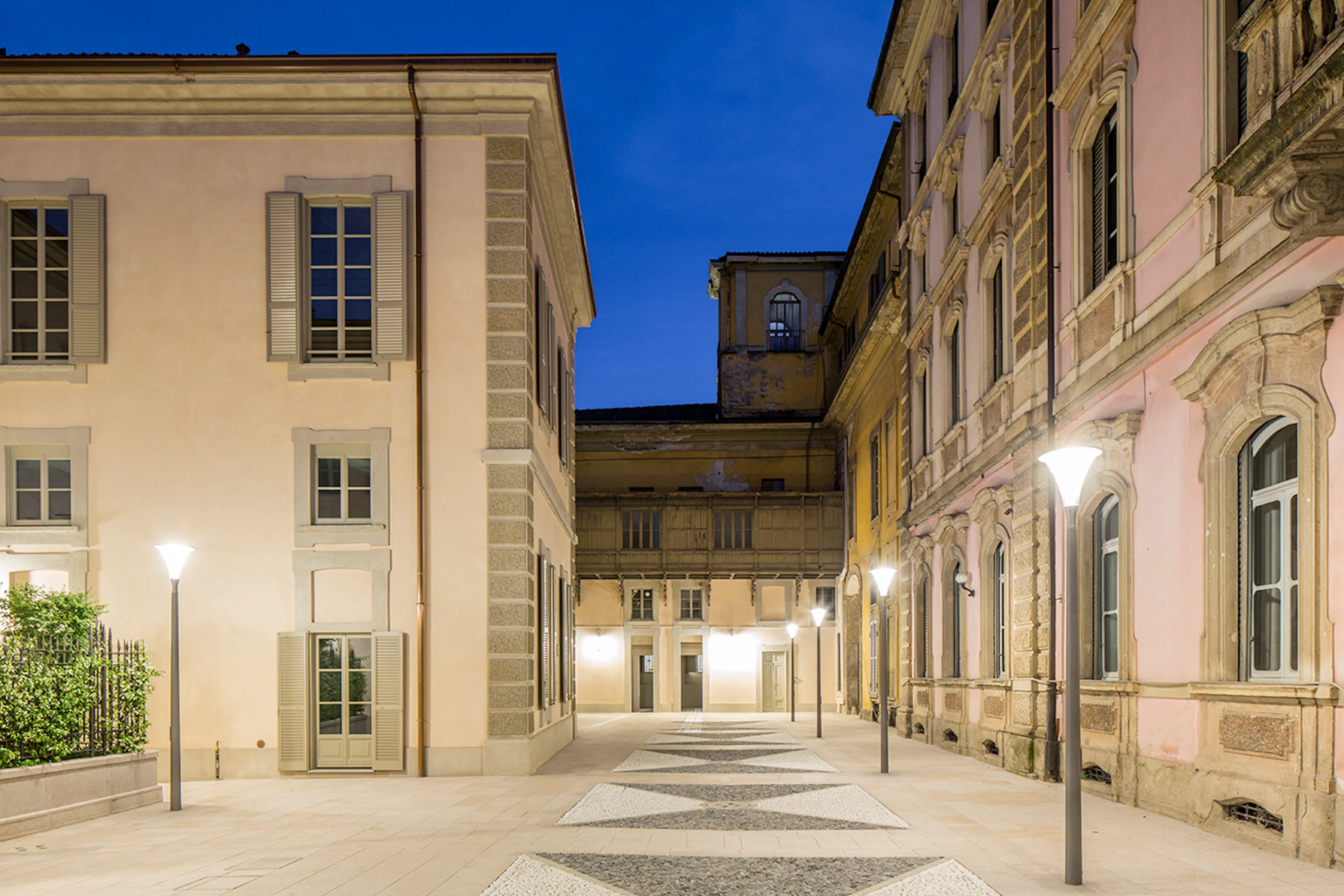 EARTH STATIONS MANY HANDS — 13