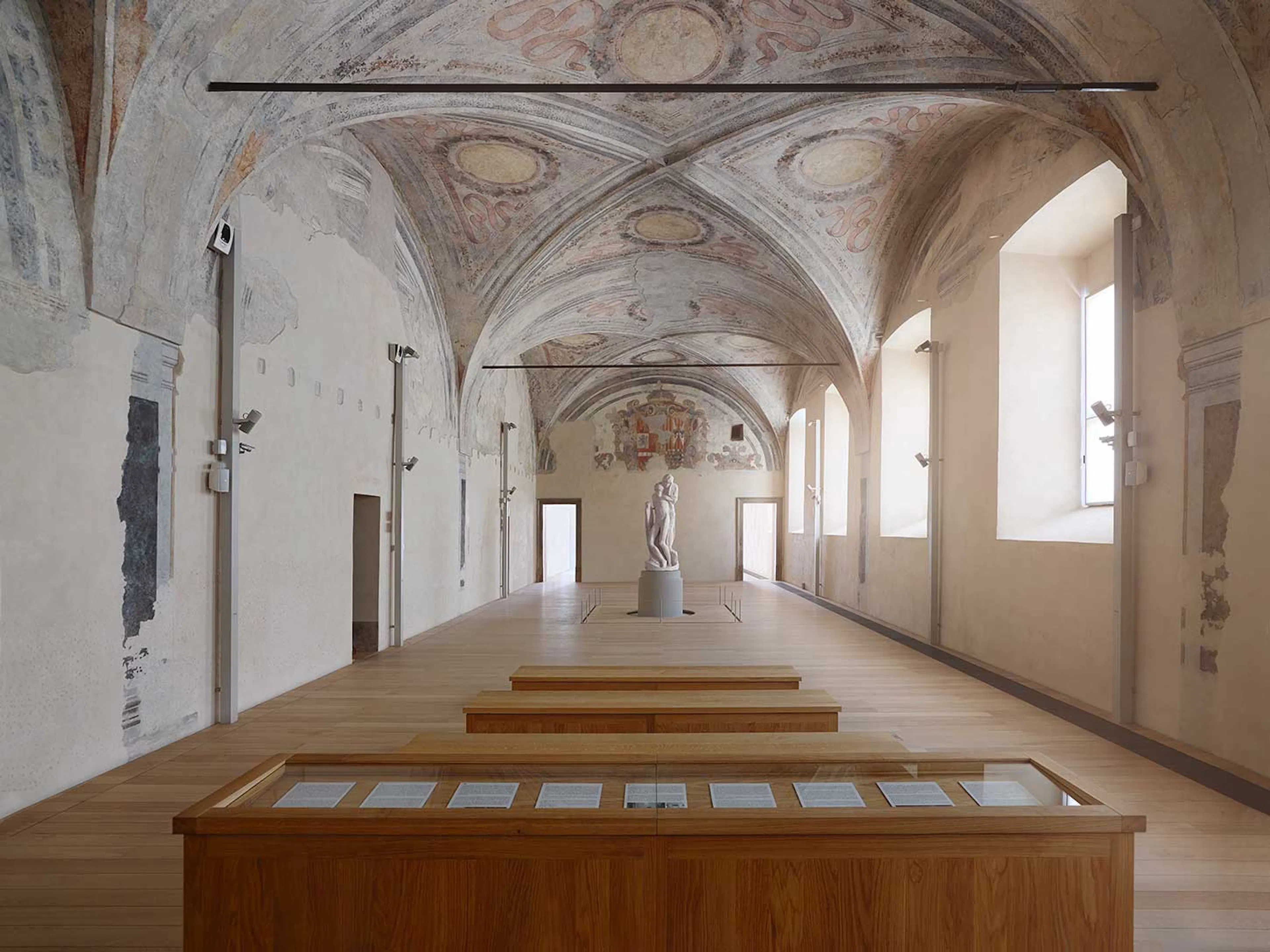 EARTH STATIONS MANY HANDS — 10